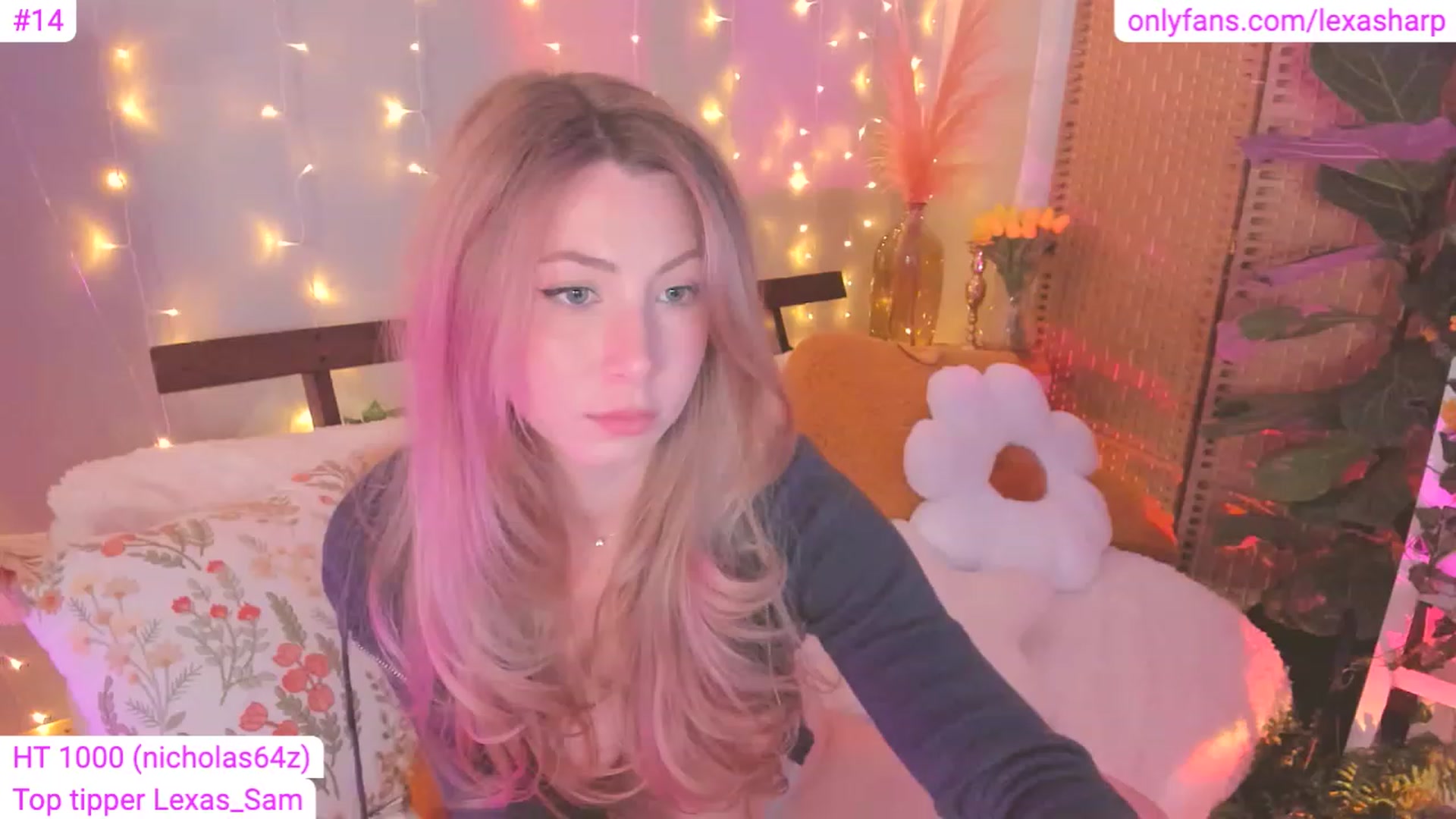 Gallery image thumbnail from alexasharp's myfreecams stream on, 04/21/2023, 03:17 image 12 of 20