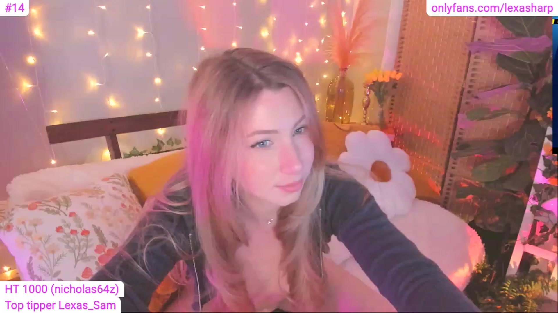 Gallery image thumbnail from alexasharp's myfreecams stream on, 04/21/2023, 03:17 image 13 of 20