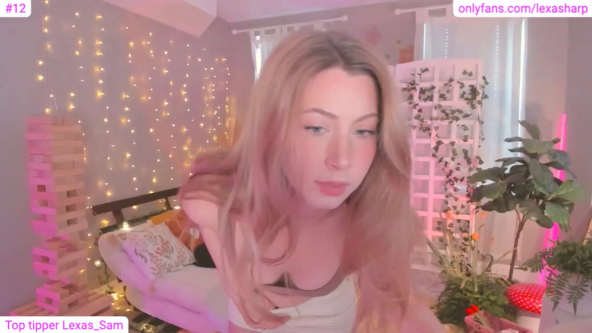 Gallery image thumbnail from alexasharp's myfreecams stream on, 04/26/2023, 20:28 image 8 of 20