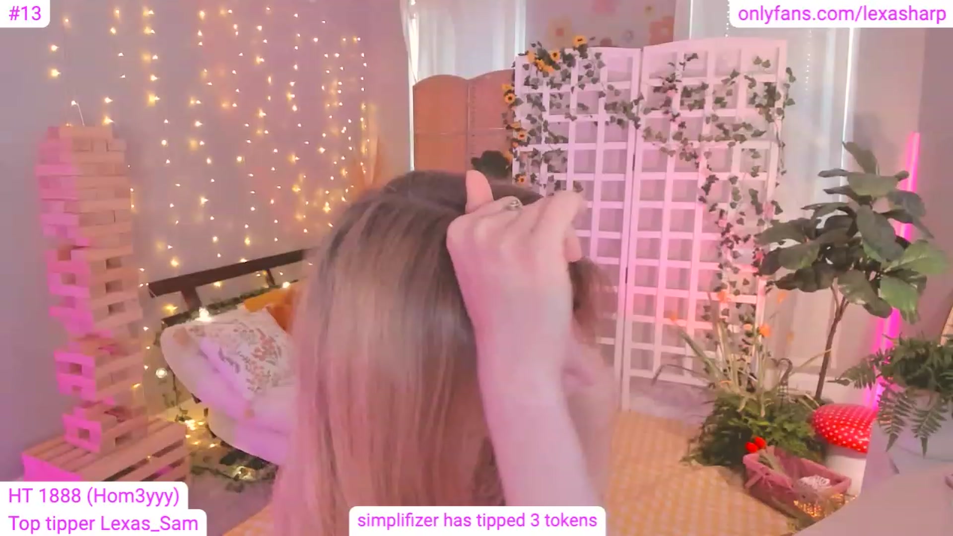 Gallery image thumbnail from alexasharp's myfreecams stream on, 04/26/2023, 22:46 image 17 of 20