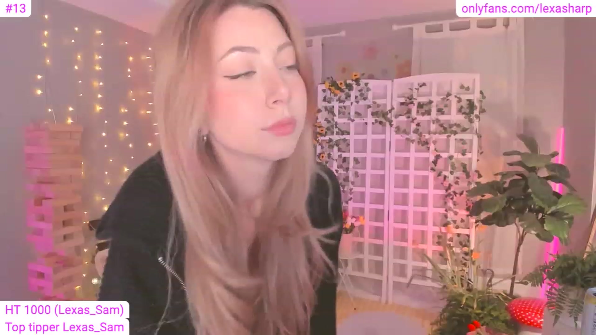 Gallery image thumbnail from alexasharp's myfreecams stream on, 04/28/2023, 03:17 image 5 of 20
