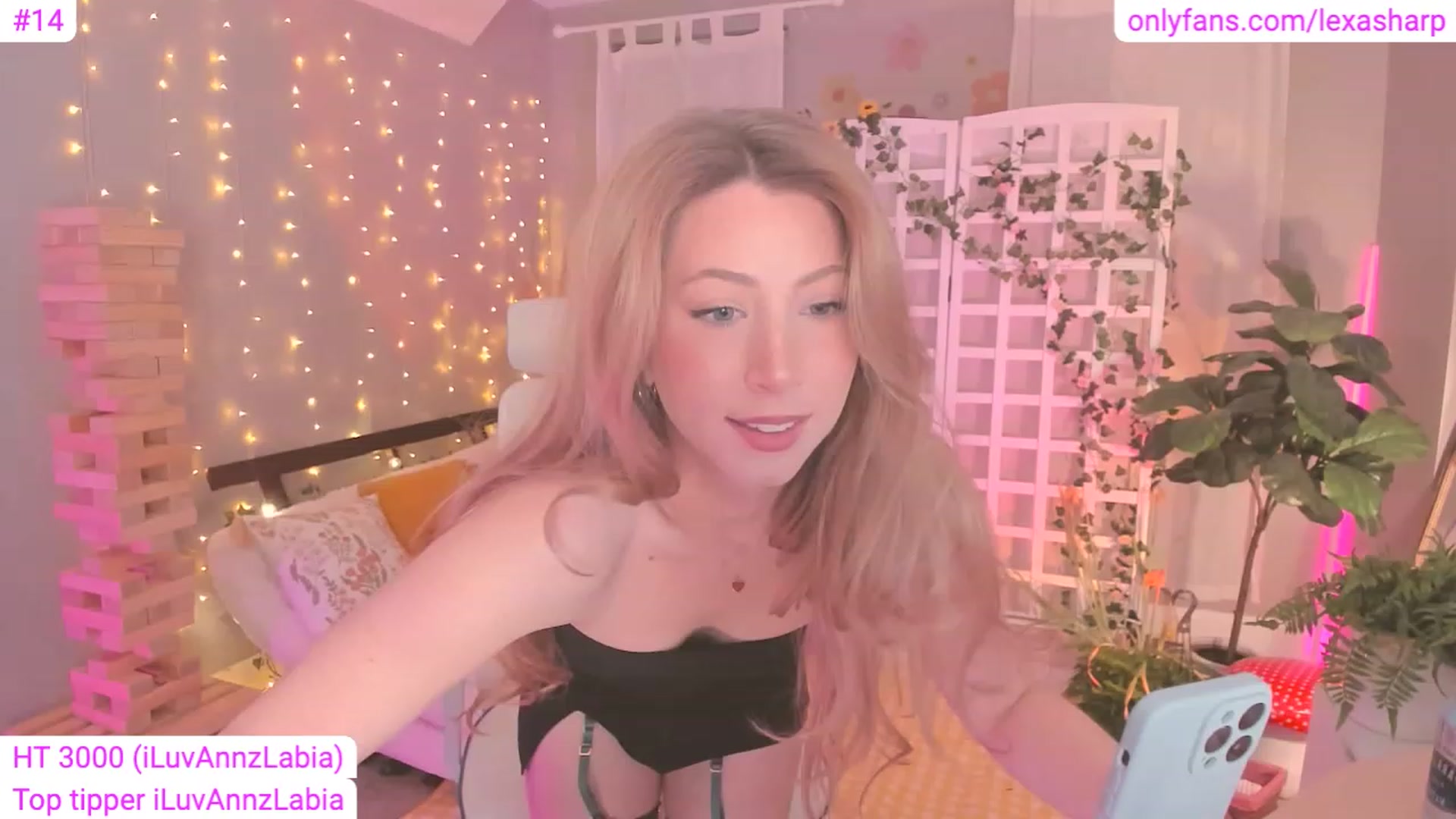 Gallery image thumbnail from alexasharp's myfreecams stream on, 05/01/2023, 03:51 image 2 of 20