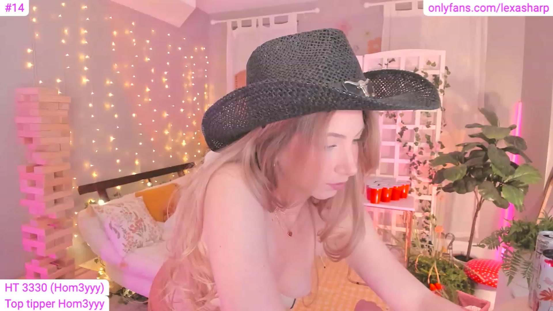 Gallery image thumbnail from alexasharp's myfreecams stream on, 05/01/2023, 03:51 image 17 of 20