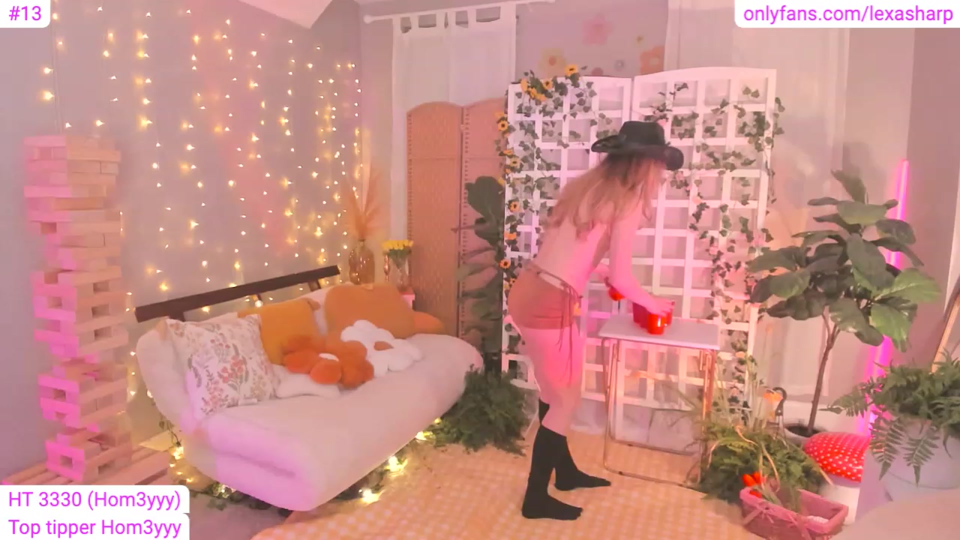 Gallery image thumbnail from alexasharp's myfreecams stream on, 05/01/2023, 05:38 image 1 of 20