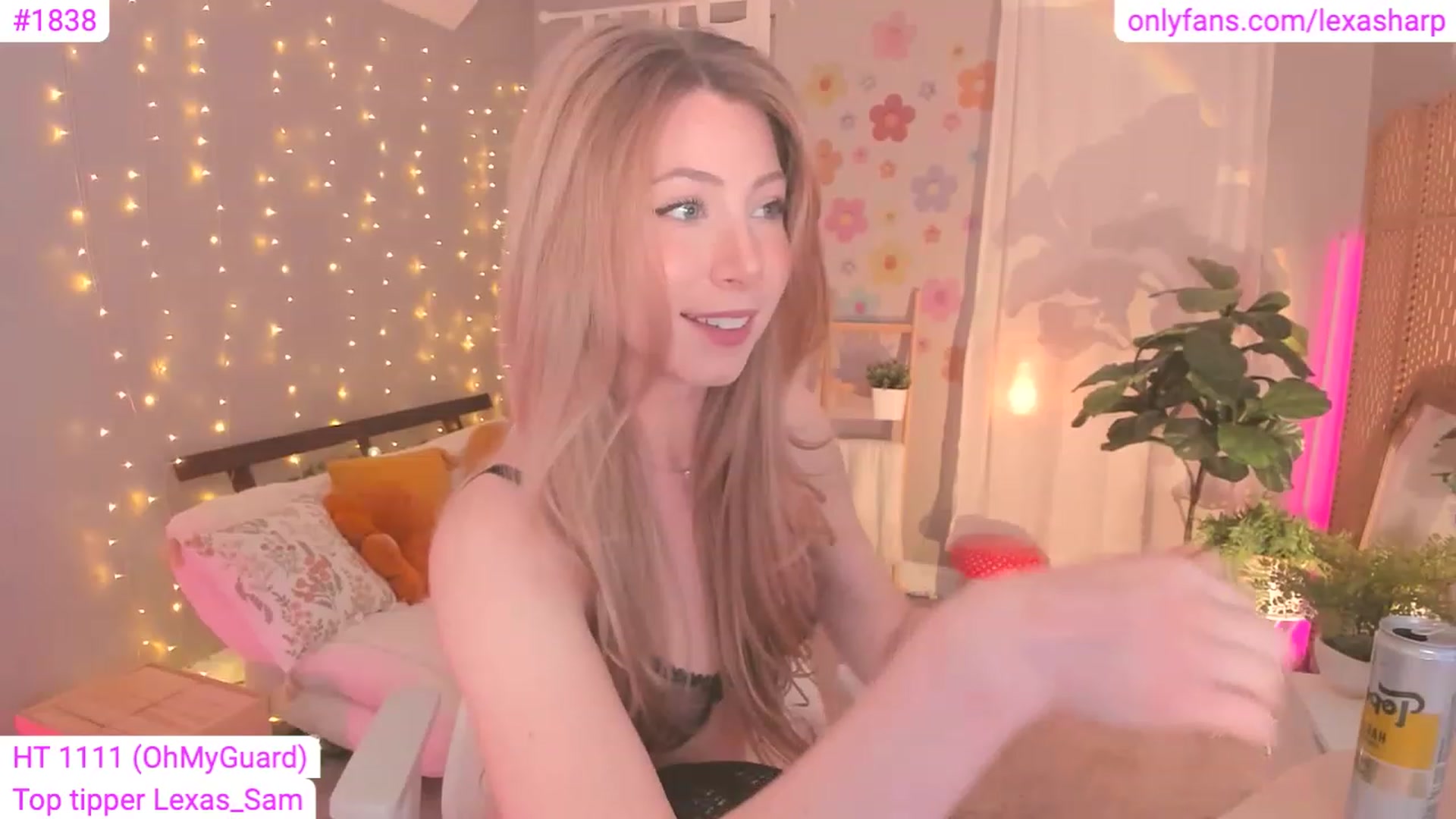Gallery image thumbnail from alexasharp's myfreecams stream on, 05/06/2023, 01:47 image 19 of 20