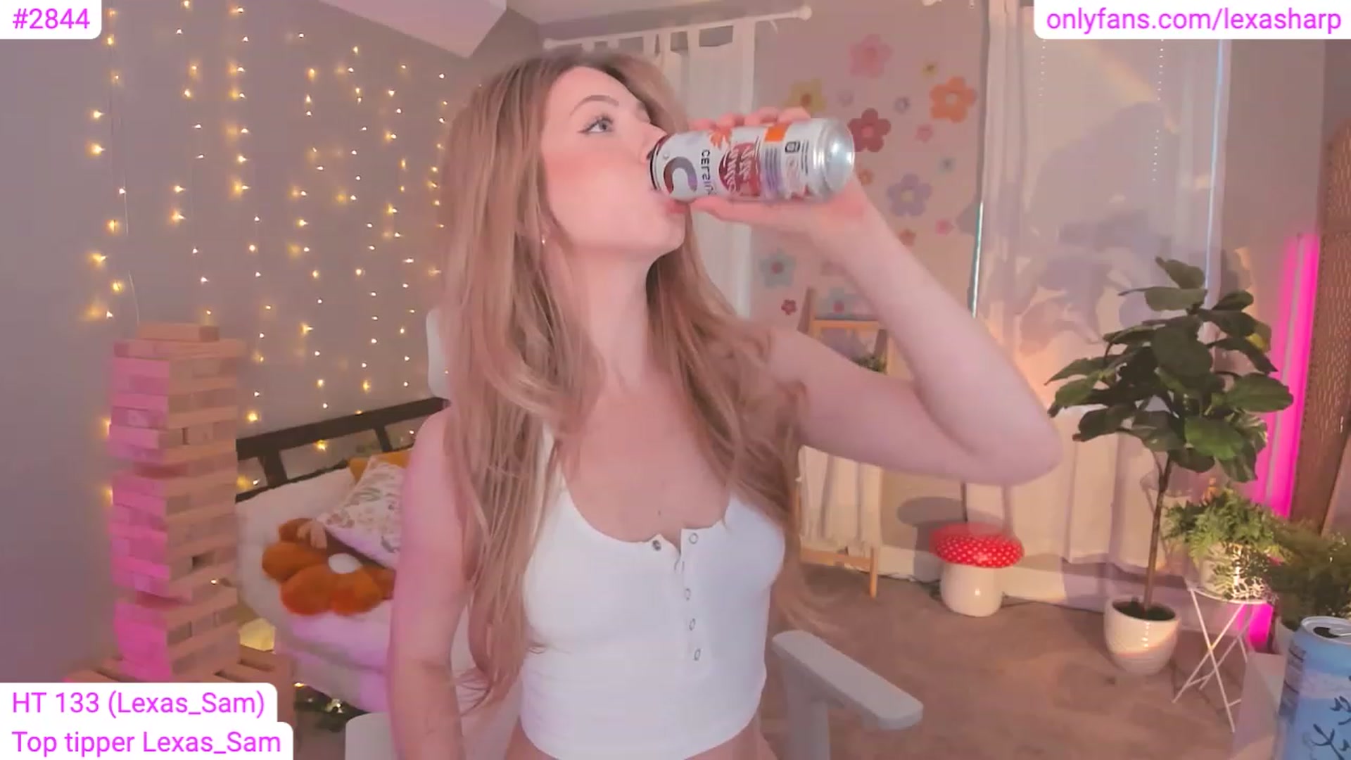 Gallery image thumbnail from alexasharp's myfreecams stream on, 05/12/2023, 24:15 image 14 of 20