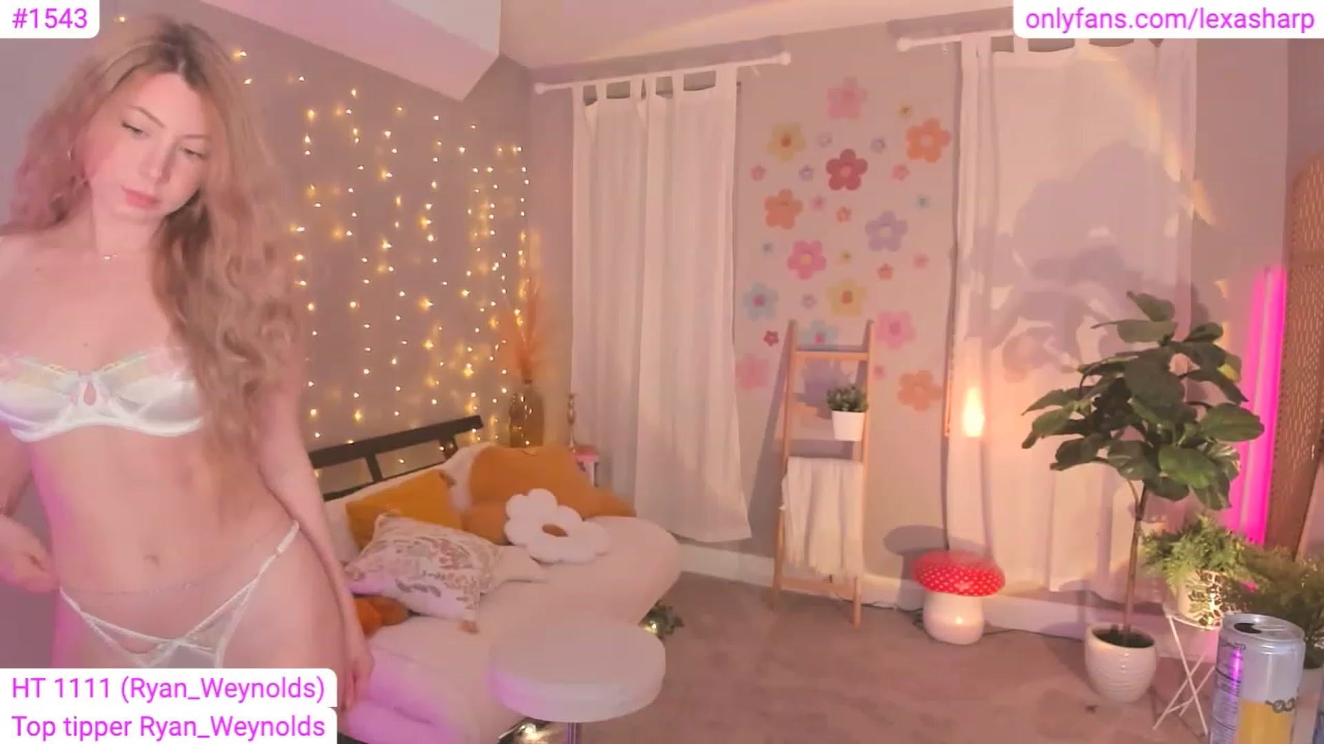 Gallery image thumbnail from alexasharp's myfreecams stream on, 05/13/2023, 02:42 image 2 of 20