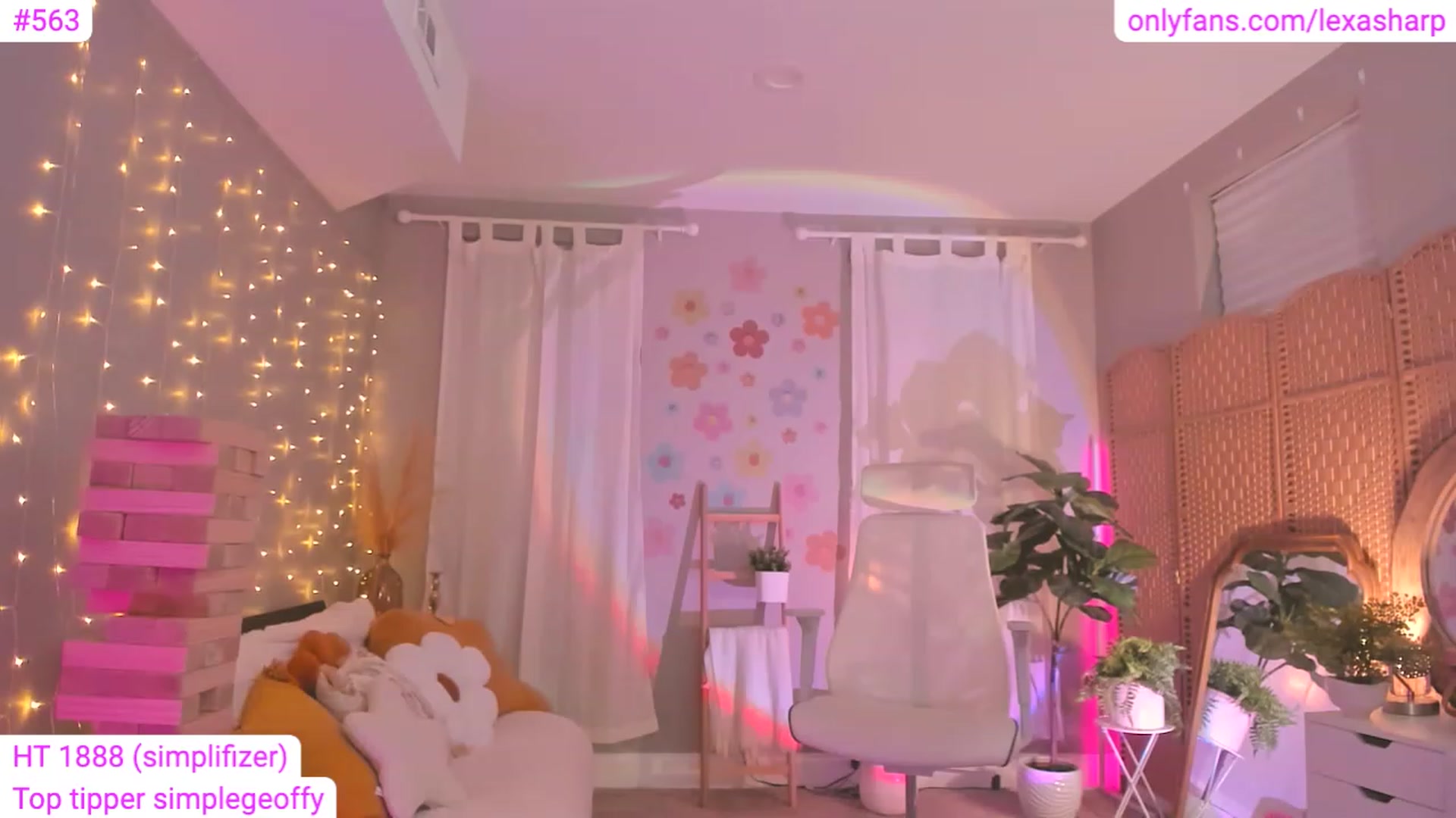 Gallery image thumbnail from alexasharp's myfreecams stream on, 05/27/2023, 05:23 image 6 of 20
