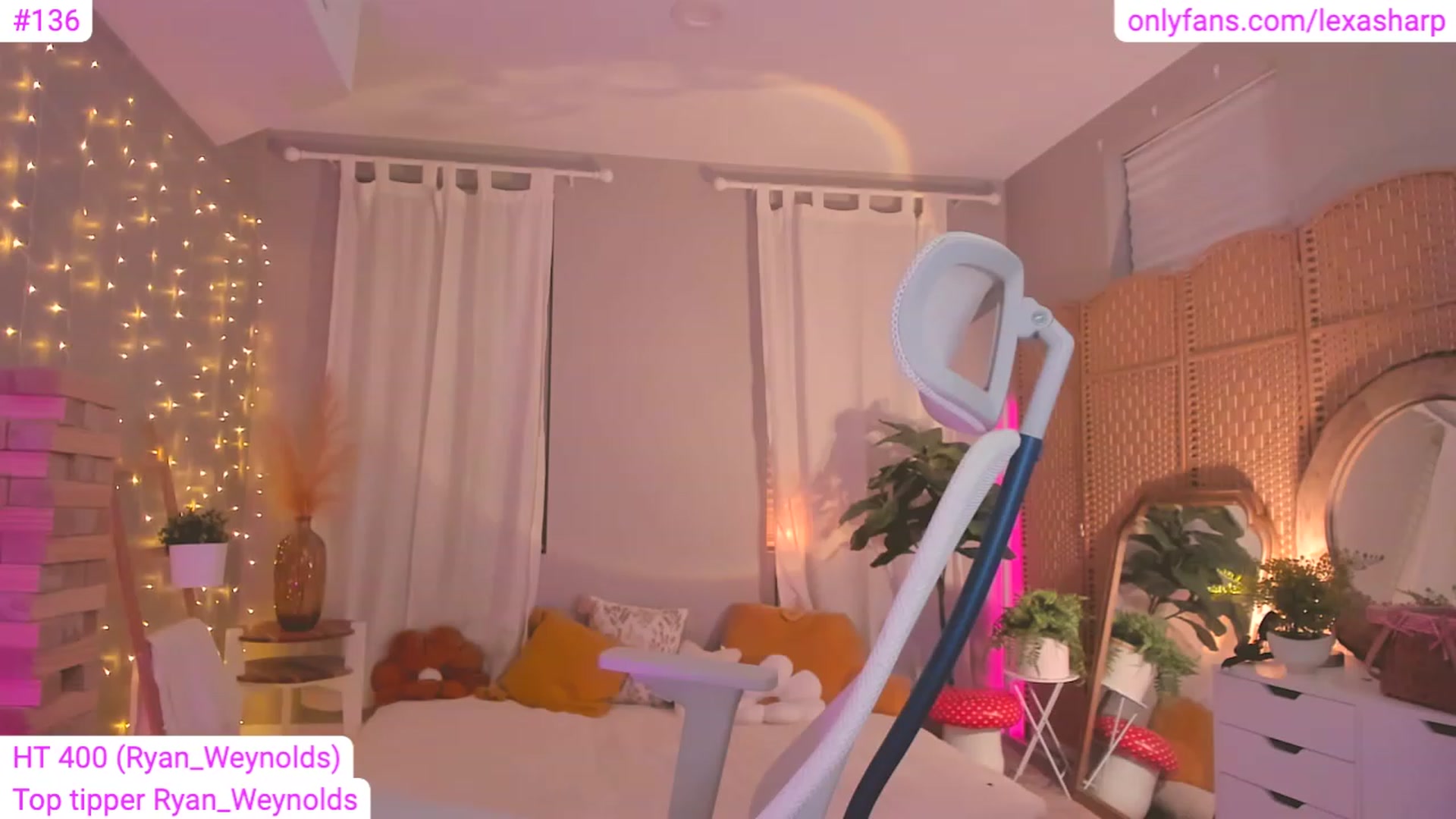Gallery image thumbnail from alexasharp's myfreecams stream on, 06/10/2023, 04:53 image 1 of 20