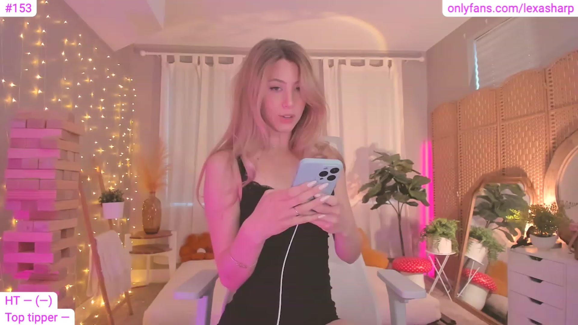 Gallery image thumbnail from alexasharp's myfreecams stream on, 06/16/2023, 02:02 image 1 of 20