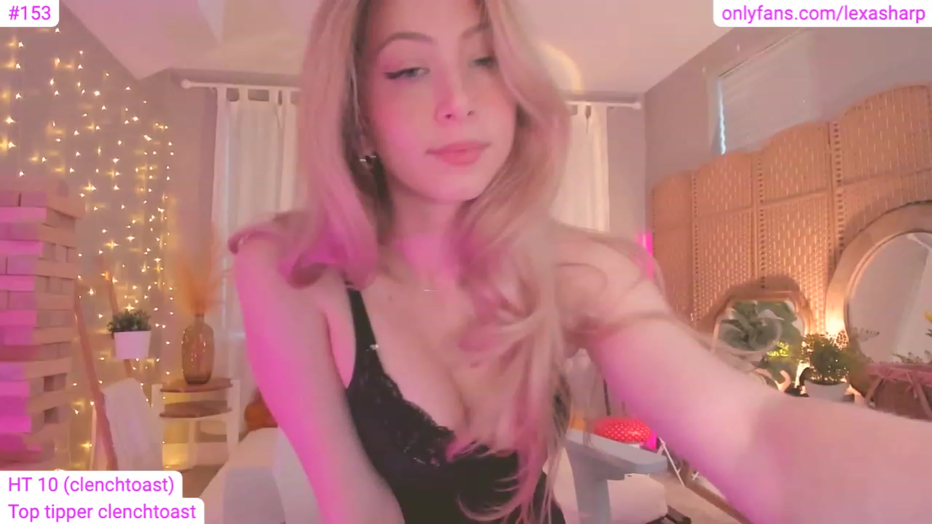 Gallery image thumbnail from alexasharp's myfreecams stream on, 06/16/2023, 02:02 image 2 of 20