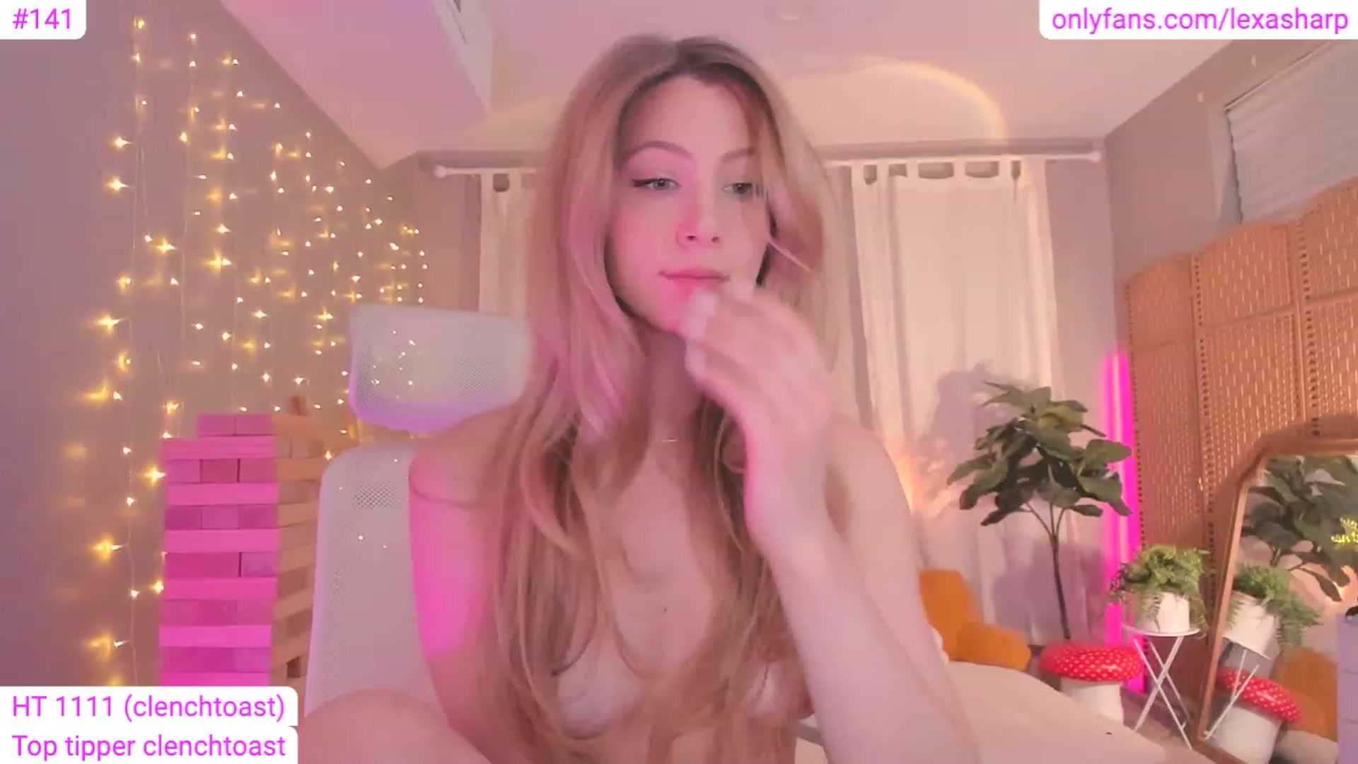 Gallery image thumbnail from alexasharp's myfreecams stream on, 06/16/2023, 02:33 image 4 of 20