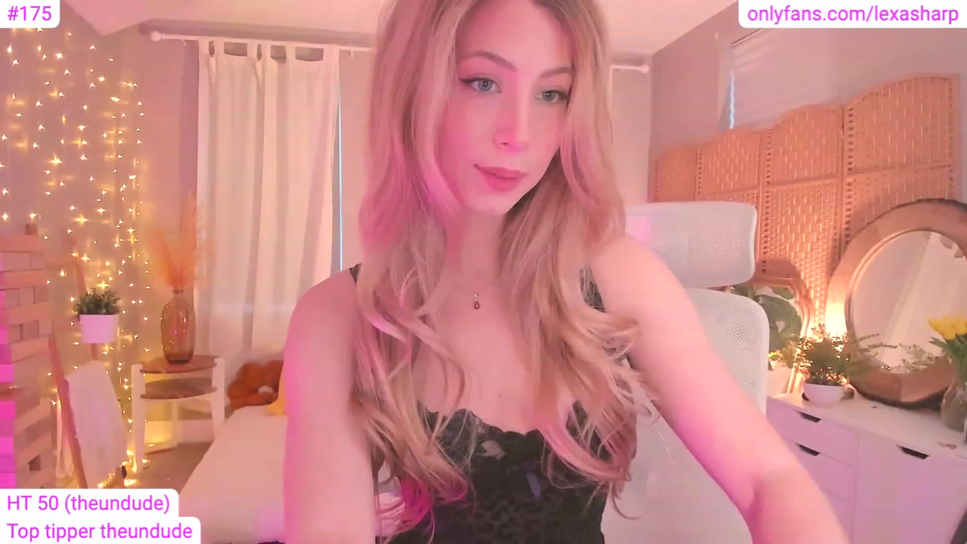 Gallery image thumbnail from alexasharp's myfreecams stream on, 06/23/2023, 02:46 image 1 of 20