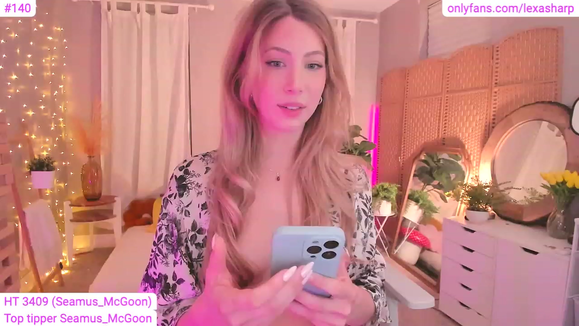 Gallery image thumbnail from alexasharp's myfreecams stream on, 06/23/2023, 04:23 image 12 of 20