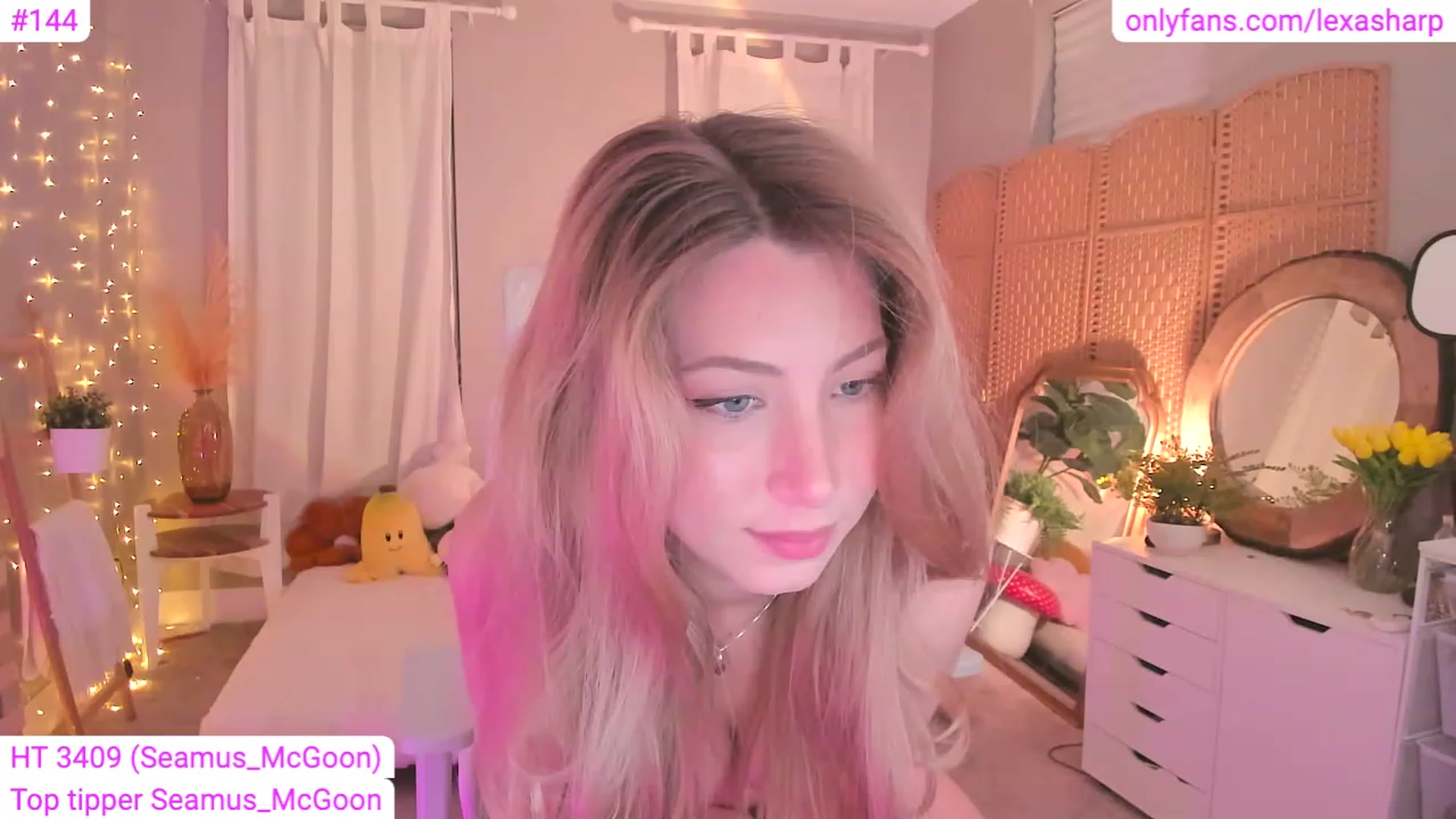 Gallery image thumbnail from alexasharp's myfreecams stream on, 06/23/2023, 04:23 image 2 of 20