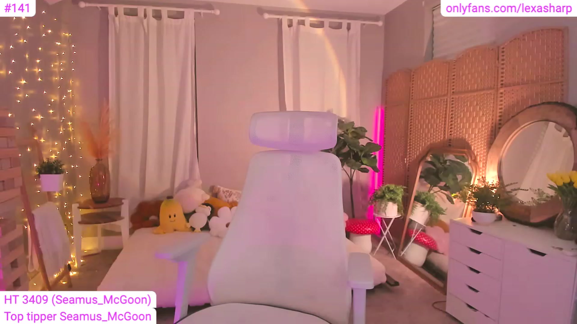 Gallery image thumbnail from alexasharp's myfreecams stream on, 06/23/2023, 04:23 image 6 of 20