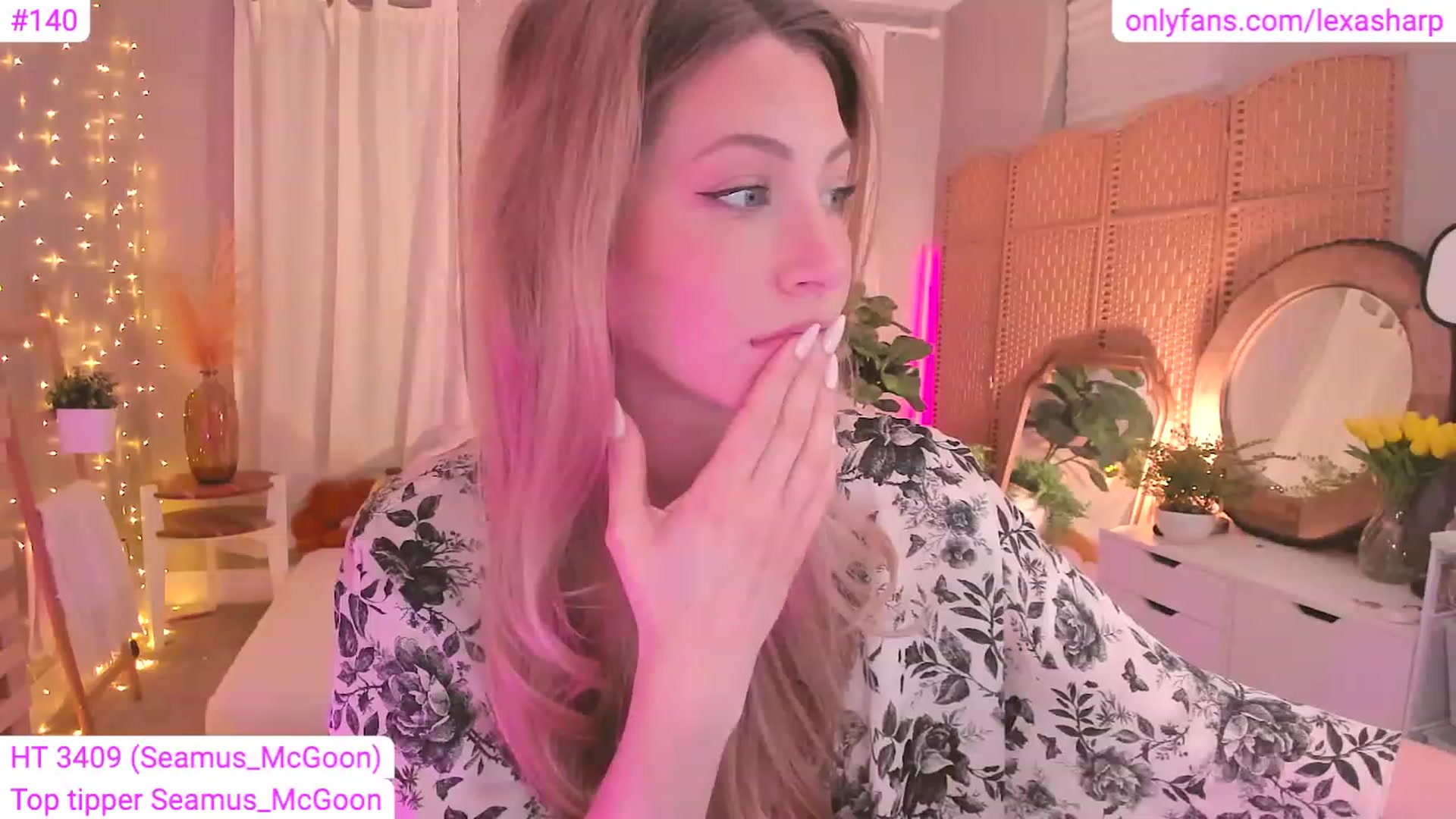 Gallery image thumbnail from alexasharp's myfreecams stream on, 06/23/2023, 04:23 image 14 of 20