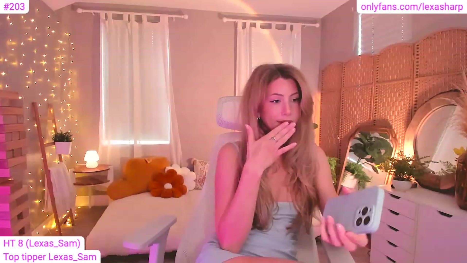 Gallery image thumbnail from alexasharp's myfreecams stream on, 06/28/2023, 23:40 image 8 of 20