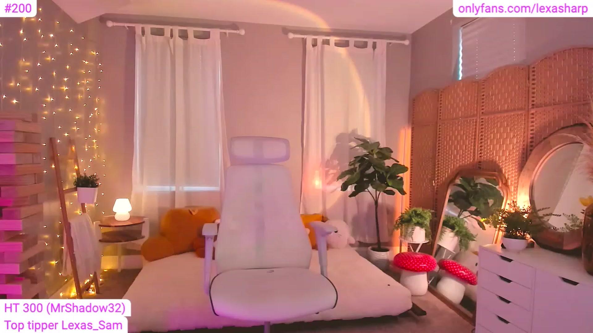 Gallery image thumbnail from alexasharp's myfreecams stream on, 06/29/2023, 24:32 image 13 of 20
