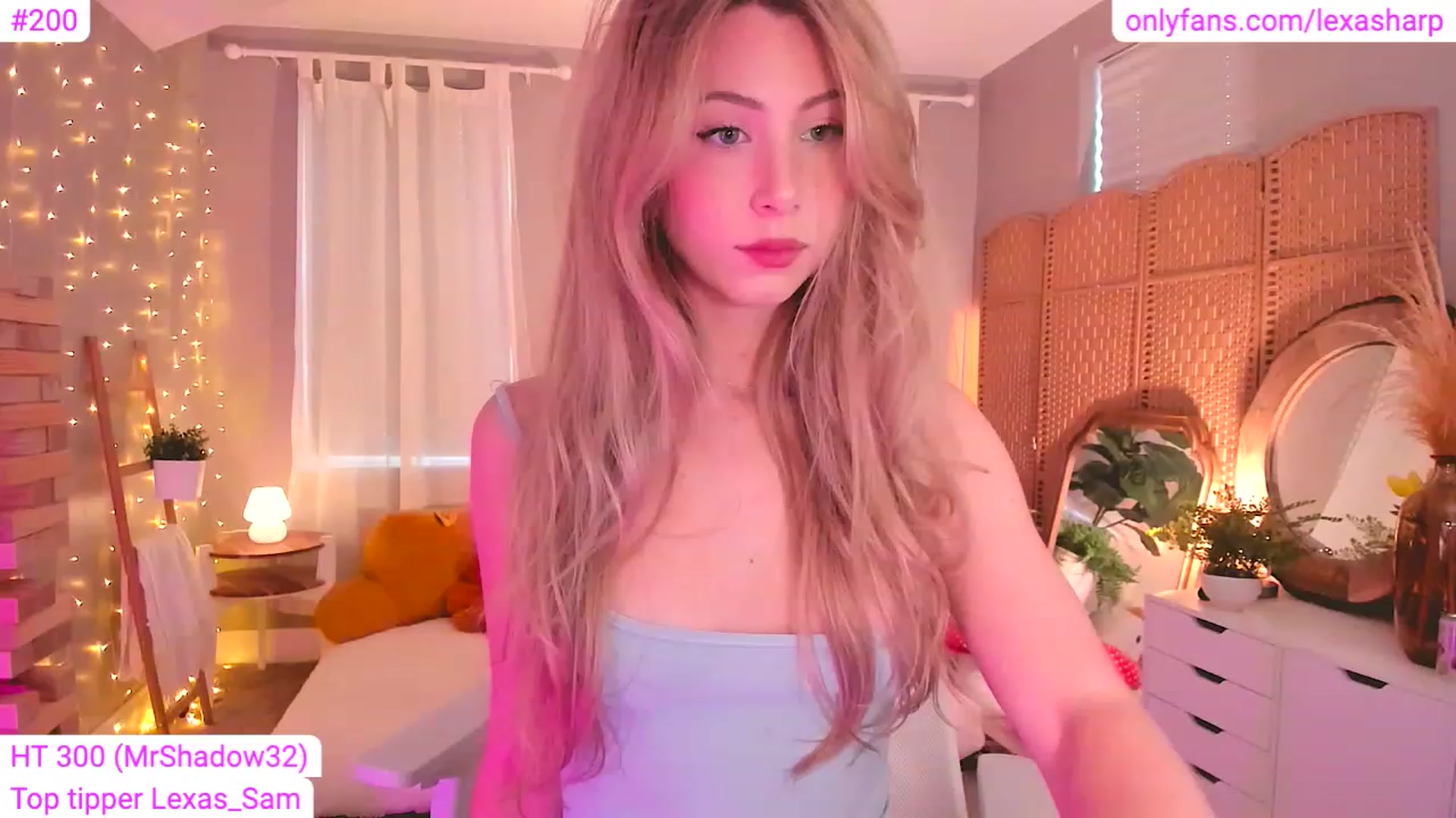 Gallery image thumbnail from alexasharp's myfreecams stream on, 06/29/2023, 24:32 image 14 of 20