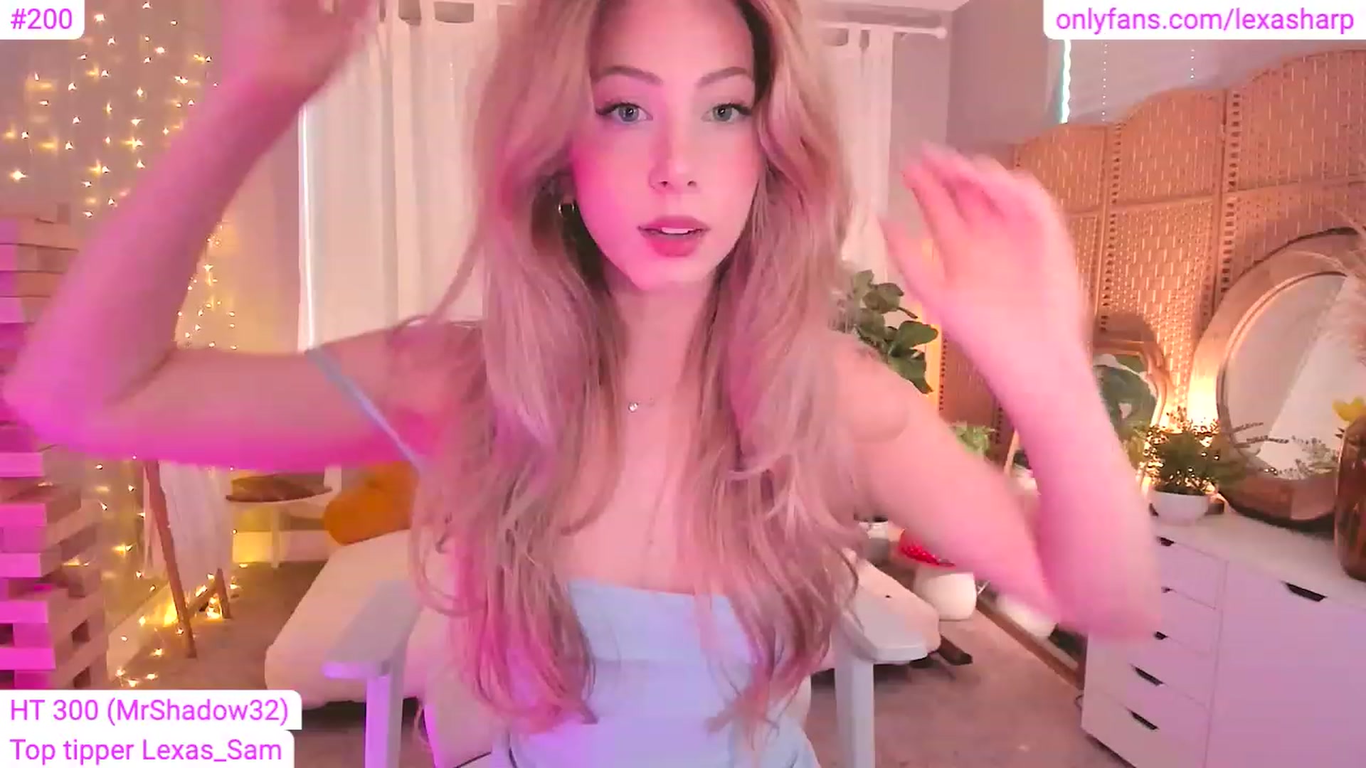 Gallery image thumbnail from alexasharp's myfreecams stream on, 06/29/2023, 24:32 image 11 of 20