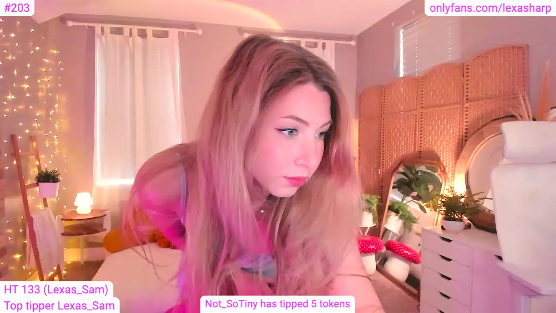 Gallery image thumbnail from alexasharp's myfreecams stream on, 06/29/2023, 24:32 image 3 of 20
