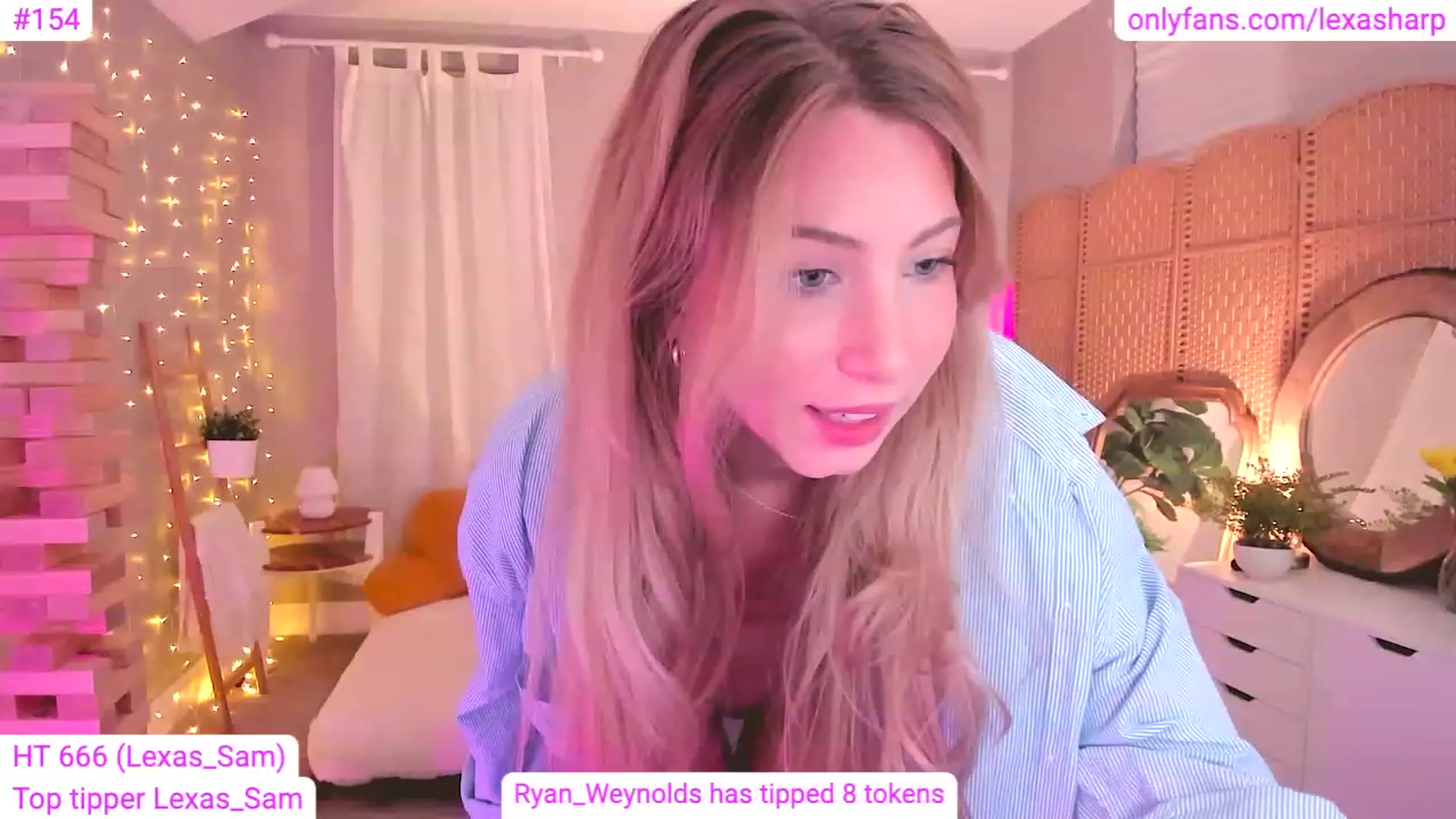 Gallery image thumbnail from alexasharp's myfreecams stream on, 06/30/2023, 04:32 image 10 of 20