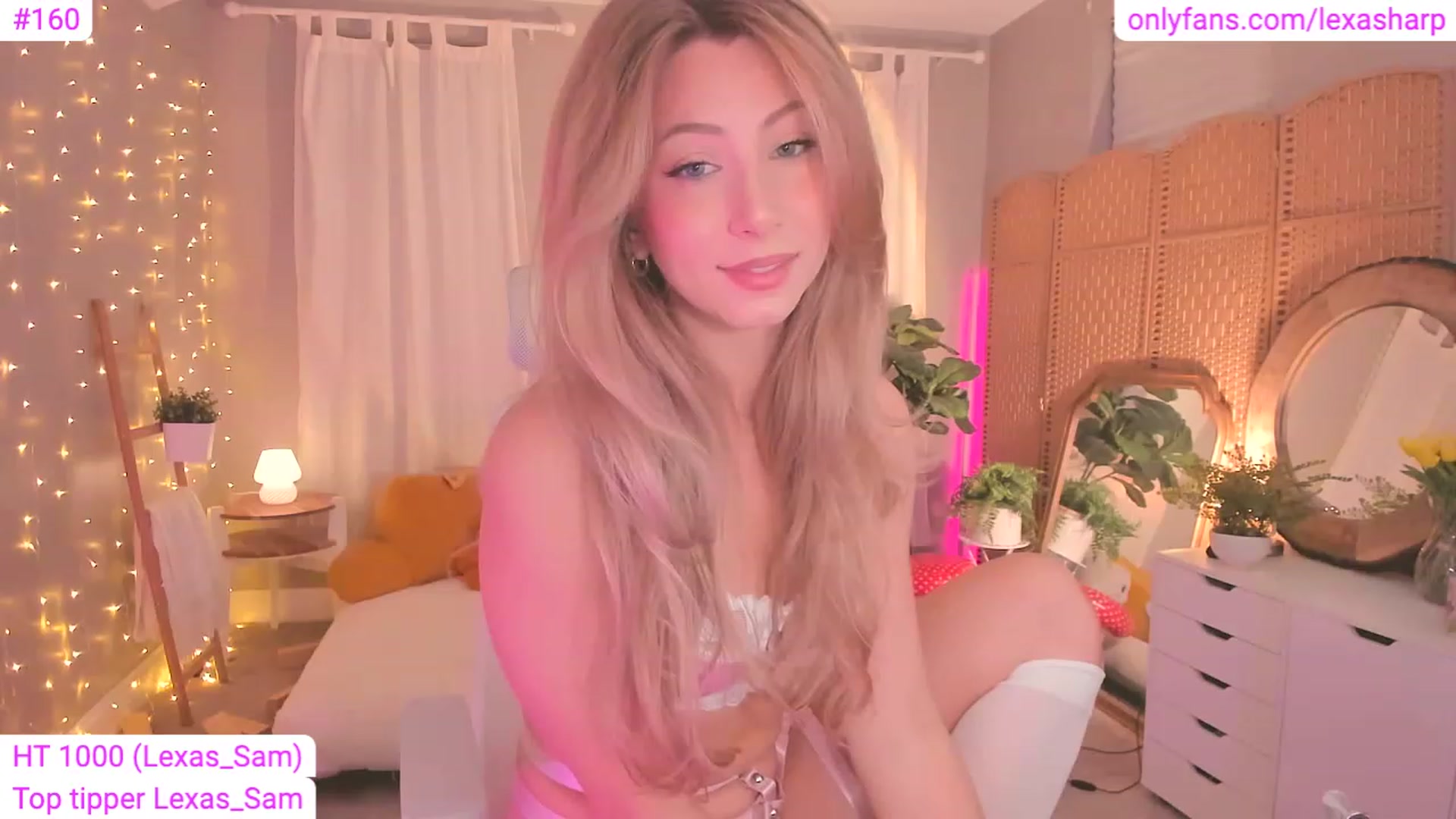 Gallery image thumbnail from alexasharp's myfreecams stream on, 07/01/2023, 02:17 image 12 of 20