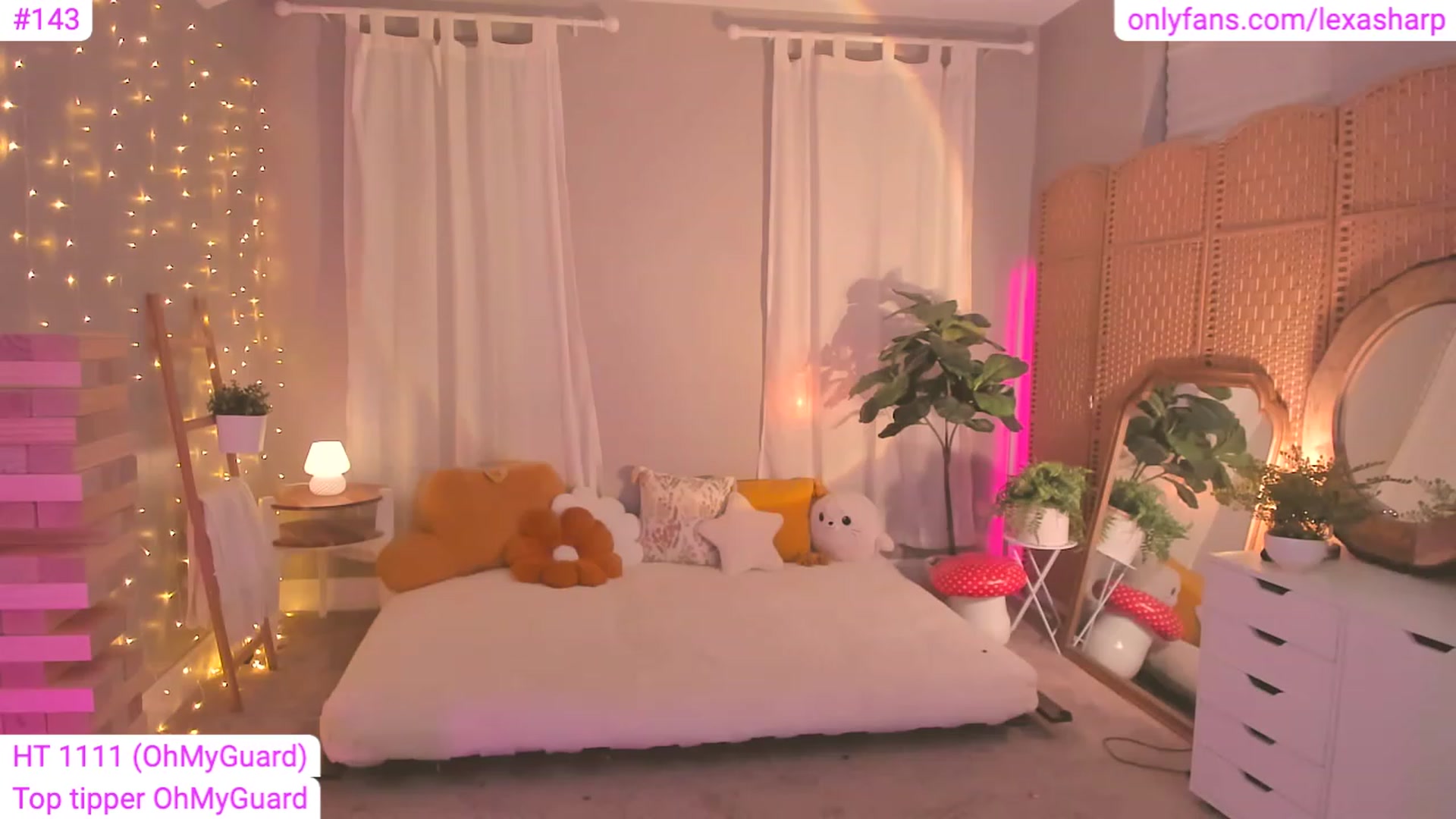 Gallery image thumbnail from alexasharp's myfreecams stream on, 07/01/2023, 04:02 image 17 of 20