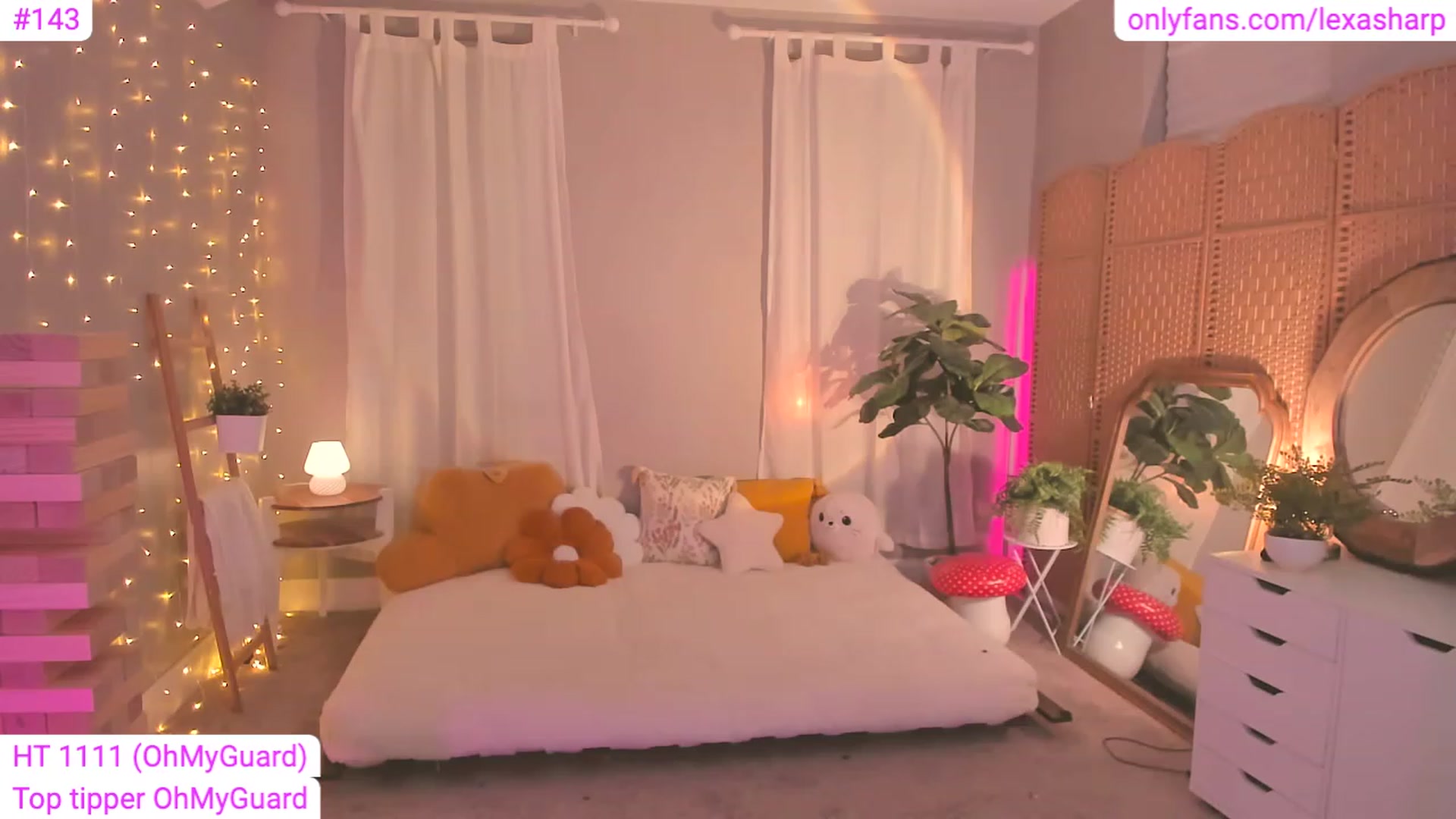 Gallery image thumbnail from alexasharp's myfreecams stream on, 07/01/2023, 04:02 image 16 of 20
