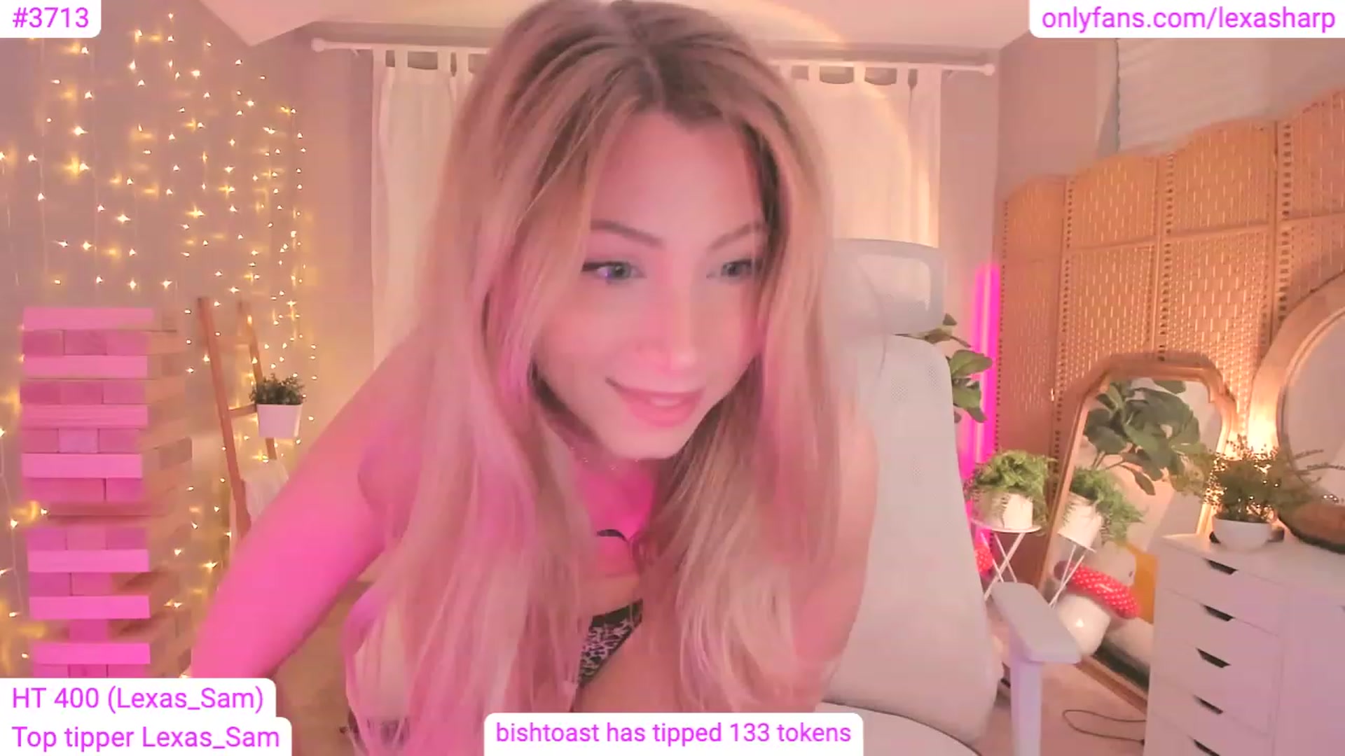 Gallery image thumbnail from alexasharp's myfreecams stream on, 07/07/2023, 01:32 image 9 of 20