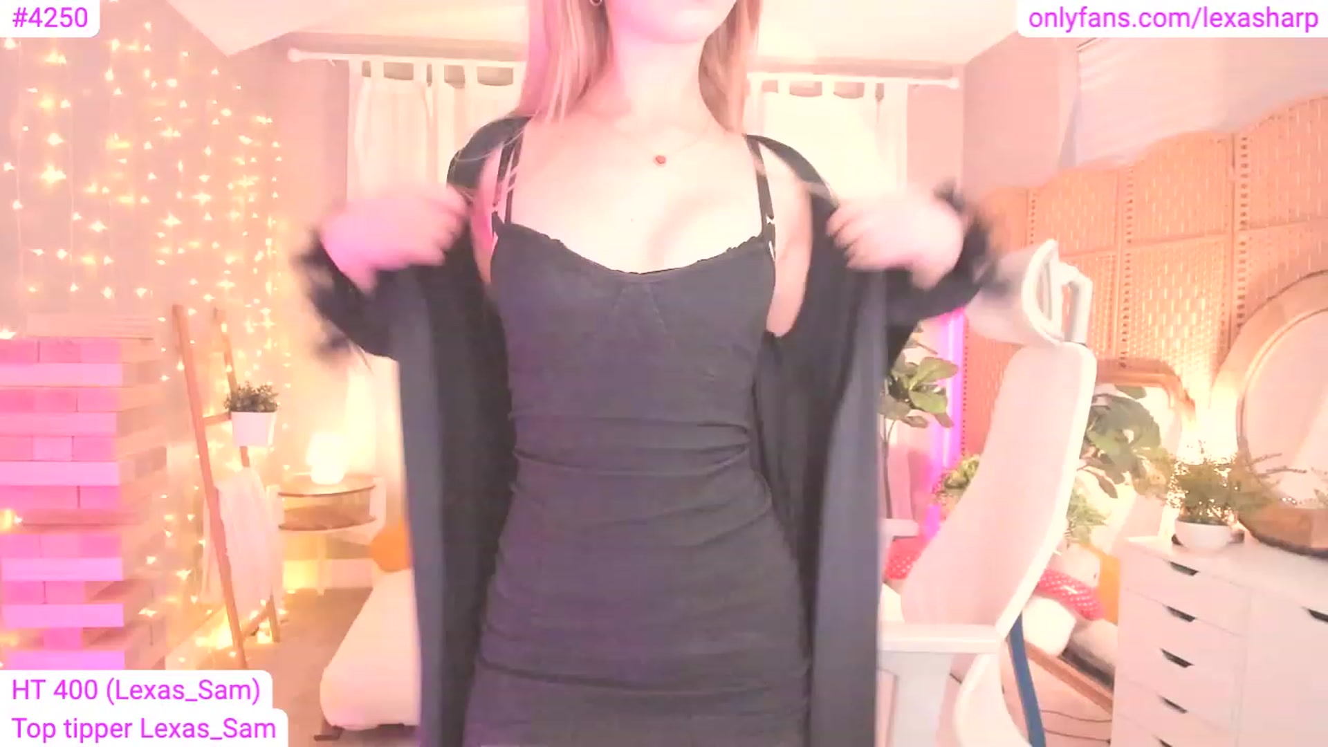 Gallery image thumbnail from alexasharp's myfreecams stream on, 07/07/2023, 01:32 image 2 of 20