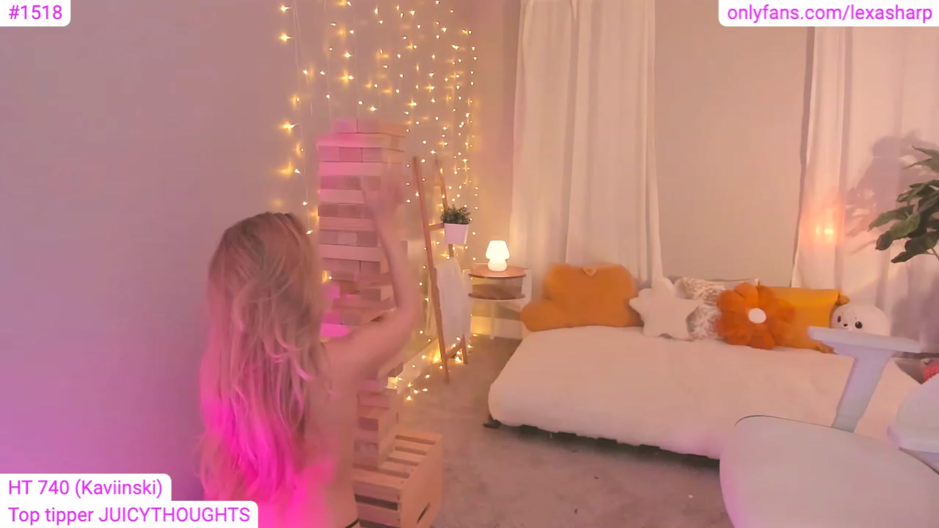 Gallery image thumbnail from alexasharp's myfreecams stream on, 07/07/2023, 03:17 image 4 of 20