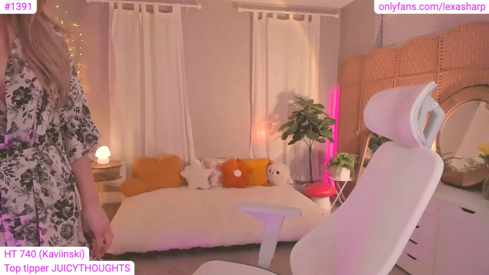 Gallery image thumbnail from alexasharp's myfreecams stream on, 07/07/2023, 04:58 image 2 of 20