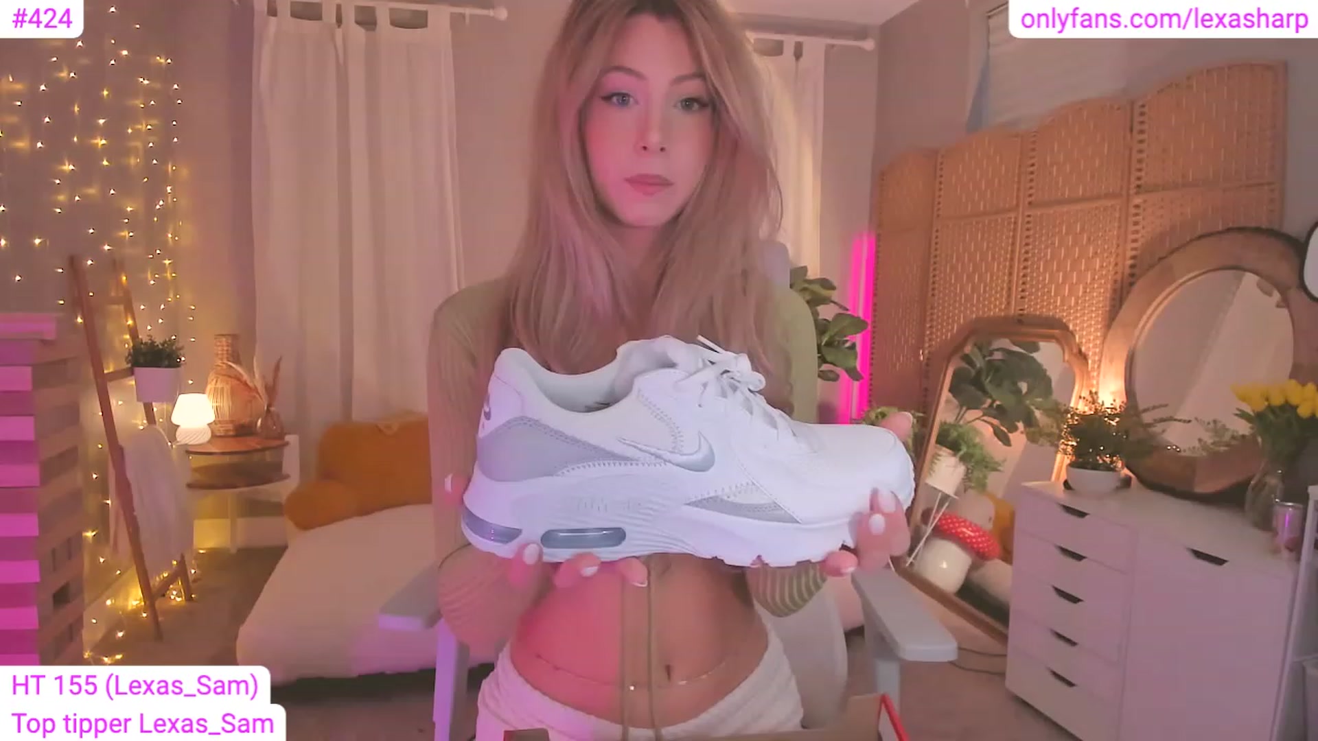 Gallery image thumbnail from alexasharp's myfreecams stream on, 07/09/2023, 01:08 image 14 of 20