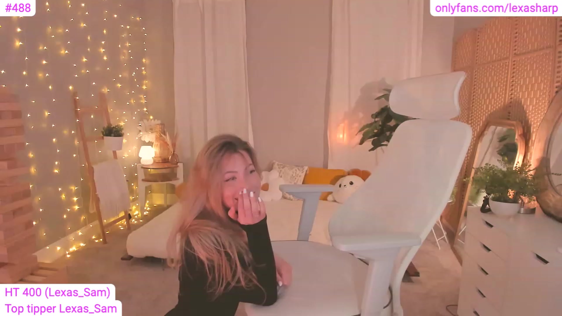Gallery image thumbnail from alexasharp's myfreecams stream on, 07/21/2023, 02:07 image 8 of 20