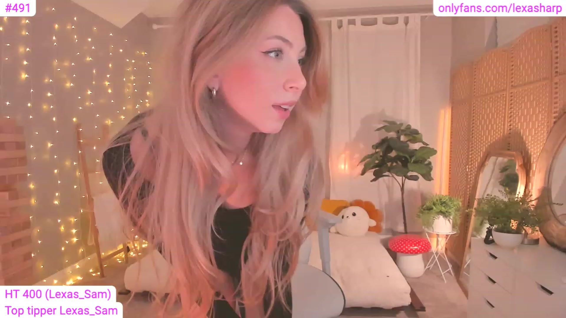 Gallery image thumbnail from alexasharp's myfreecams stream on, 07/21/2023, 02:07 image 1 of 20