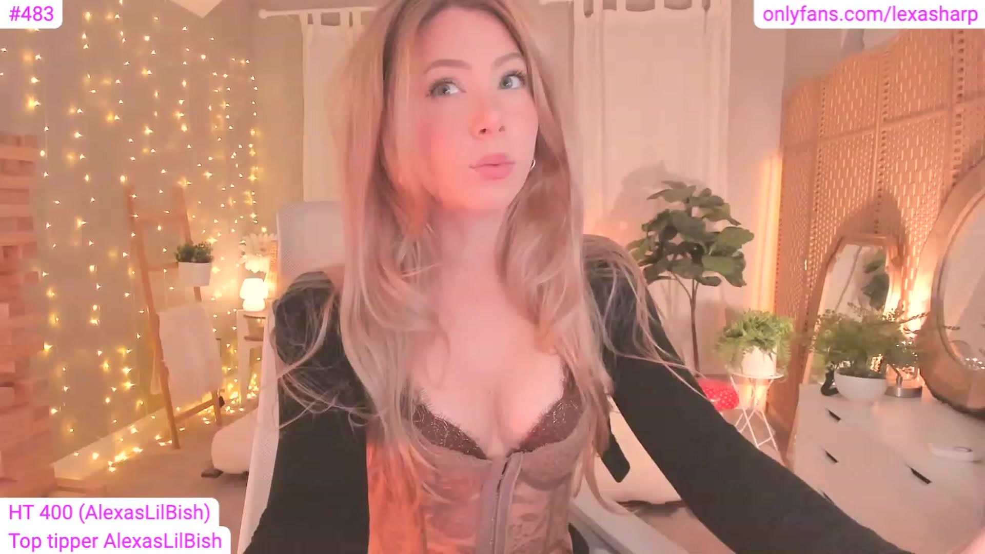 Gallery image thumbnail from alexasharp's myfreecams stream on, 07/22/2023, 03:20 image 3 of 20