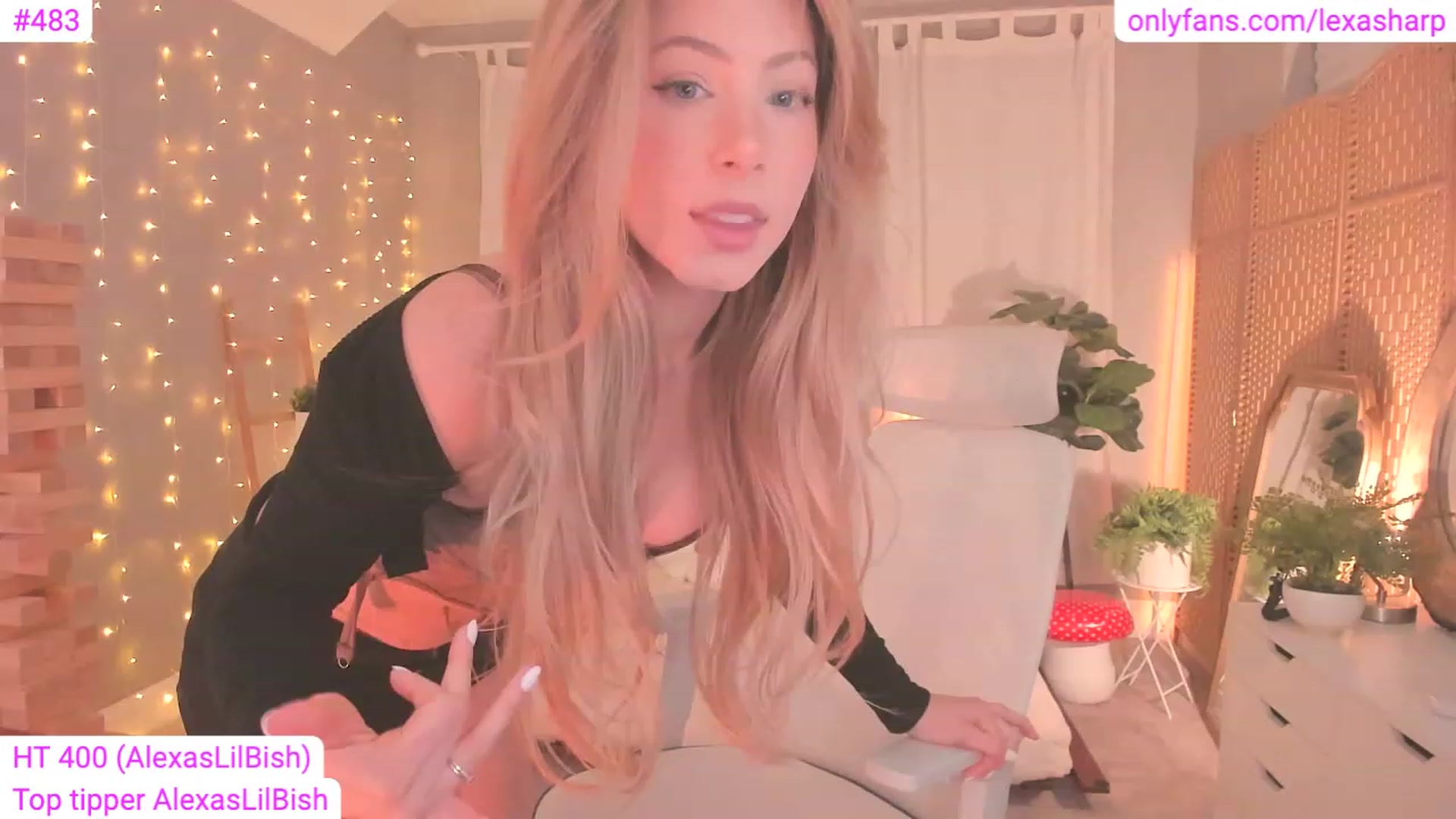 Gallery image thumbnail from alexasharp's myfreecams stream on, 07/22/2023, 03:20 image 2 of 20
