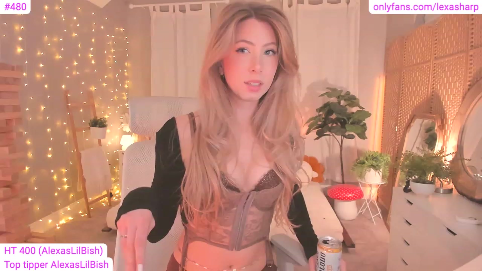 Gallery image thumbnail from alexasharp's myfreecams stream on, 07/22/2023, 03:20 image 11 of 20
