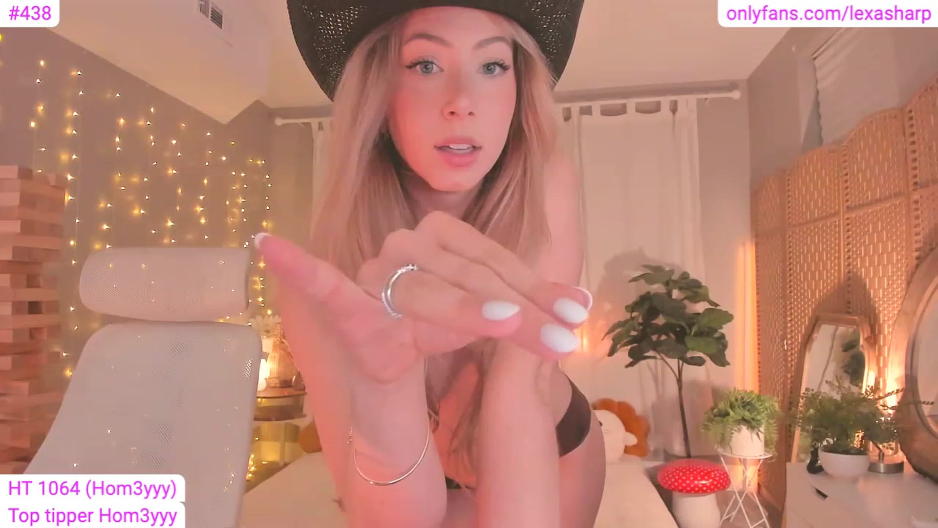 Gallery image thumbnail from alexasharp's myfreecams stream on, 07/22/2023, 04:10 image 20 of 20