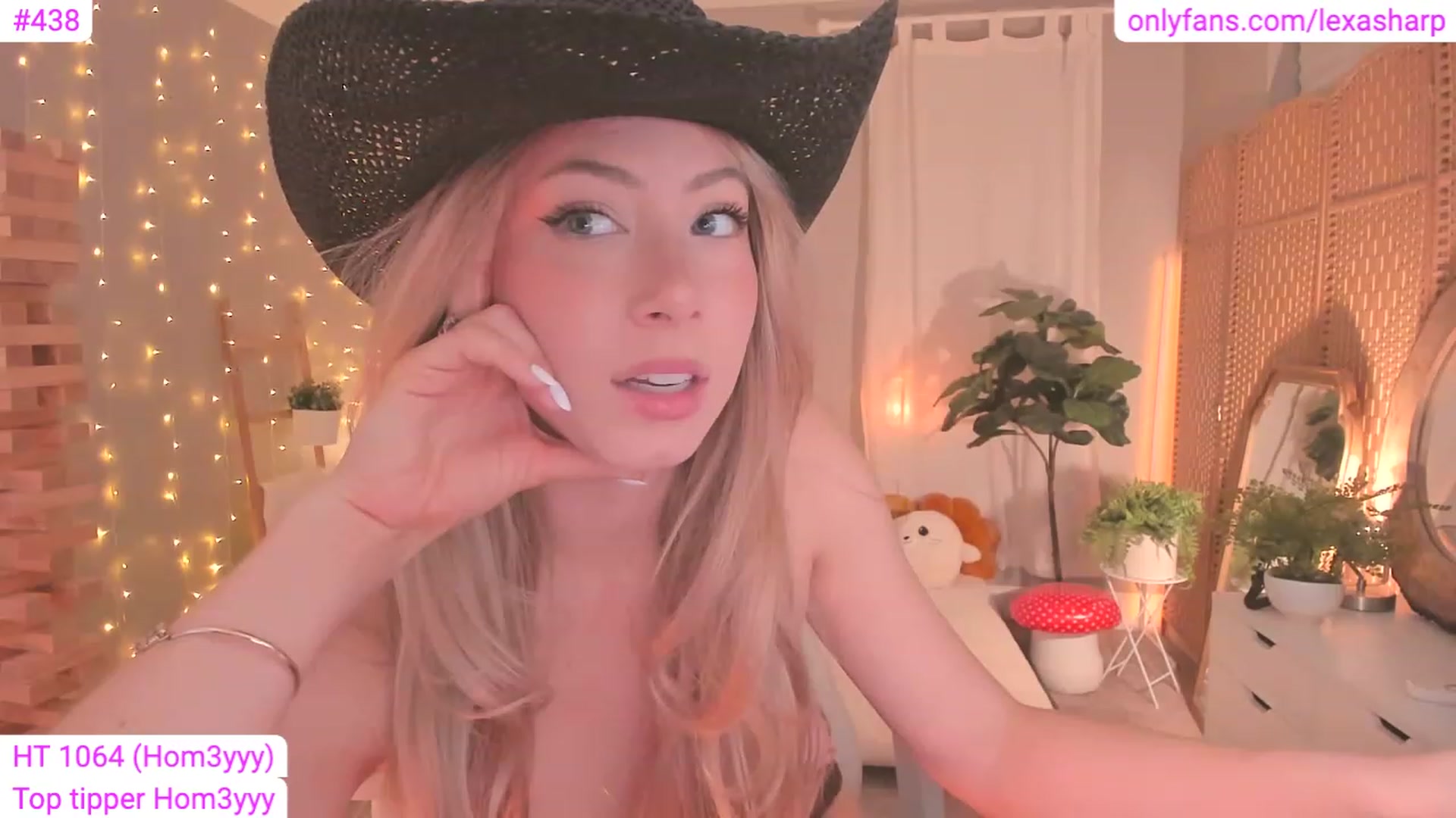 Gallery image thumbnail from alexasharp's myfreecams stream on, 07/22/2023, 04:10 image 17 of 20