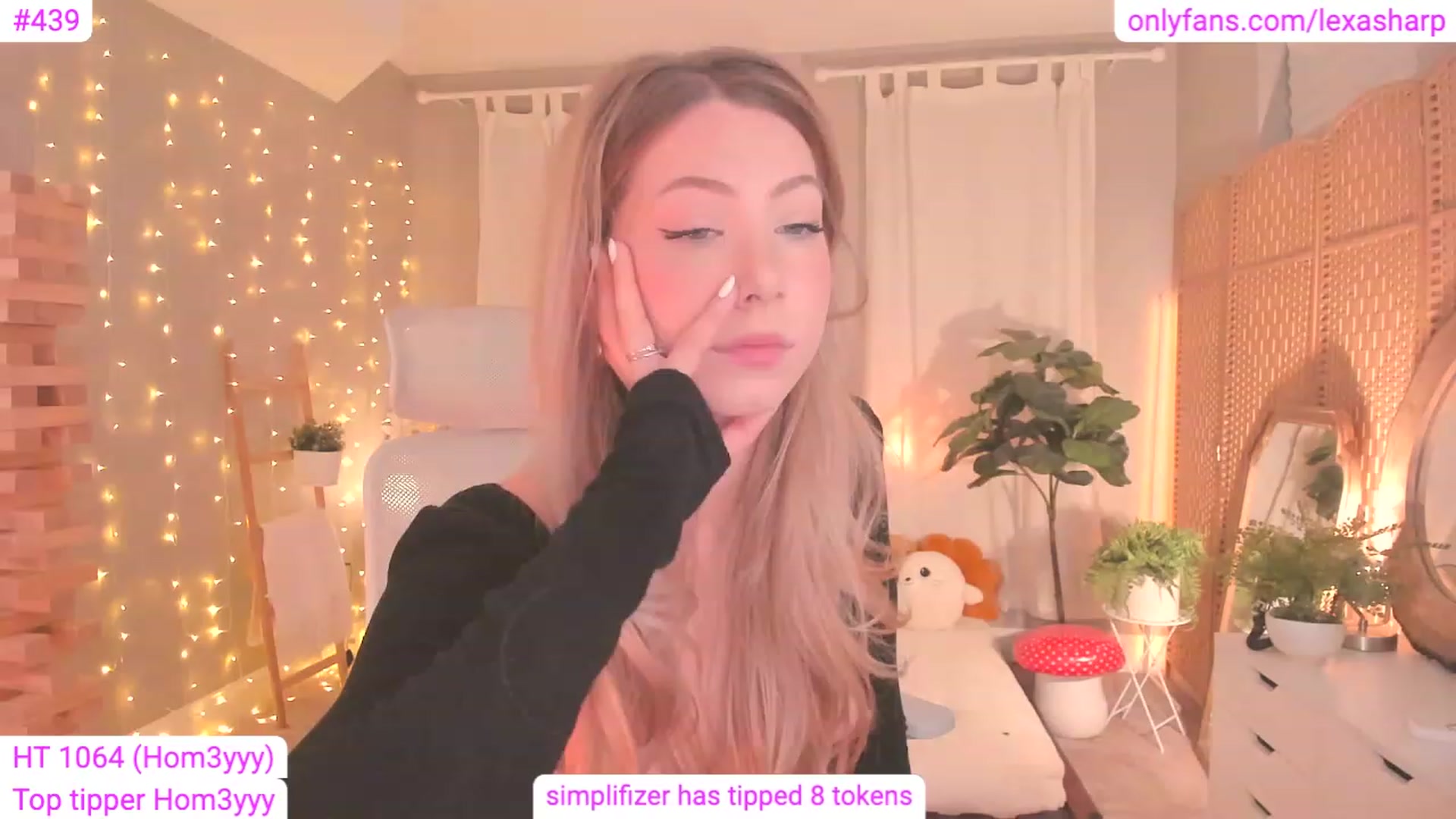 Gallery image thumbnail from alexasharp's myfreecams stream on, 07/22/2023, 05:11 image 10 of 20