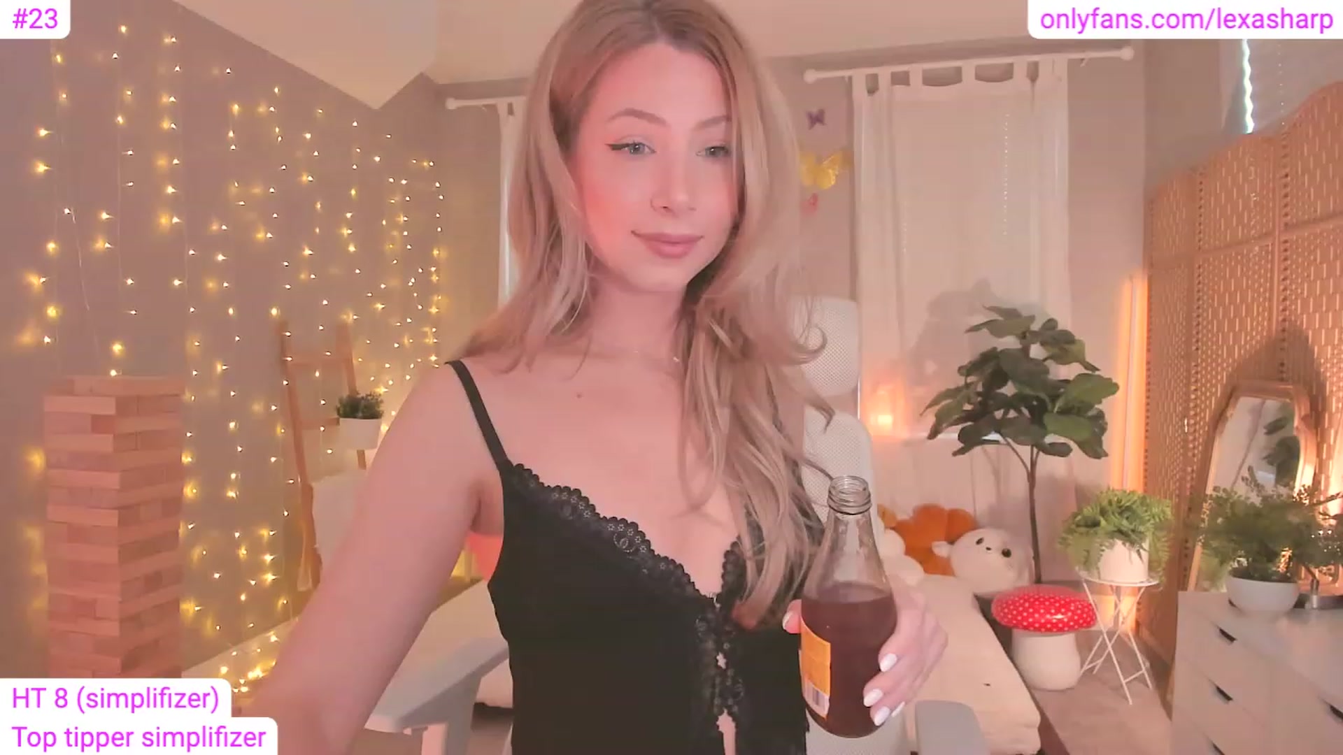 Gallery image thumbnail from alexasharp's myfreecams stream on, 08/03/2023, 24:00 image 5 of 20