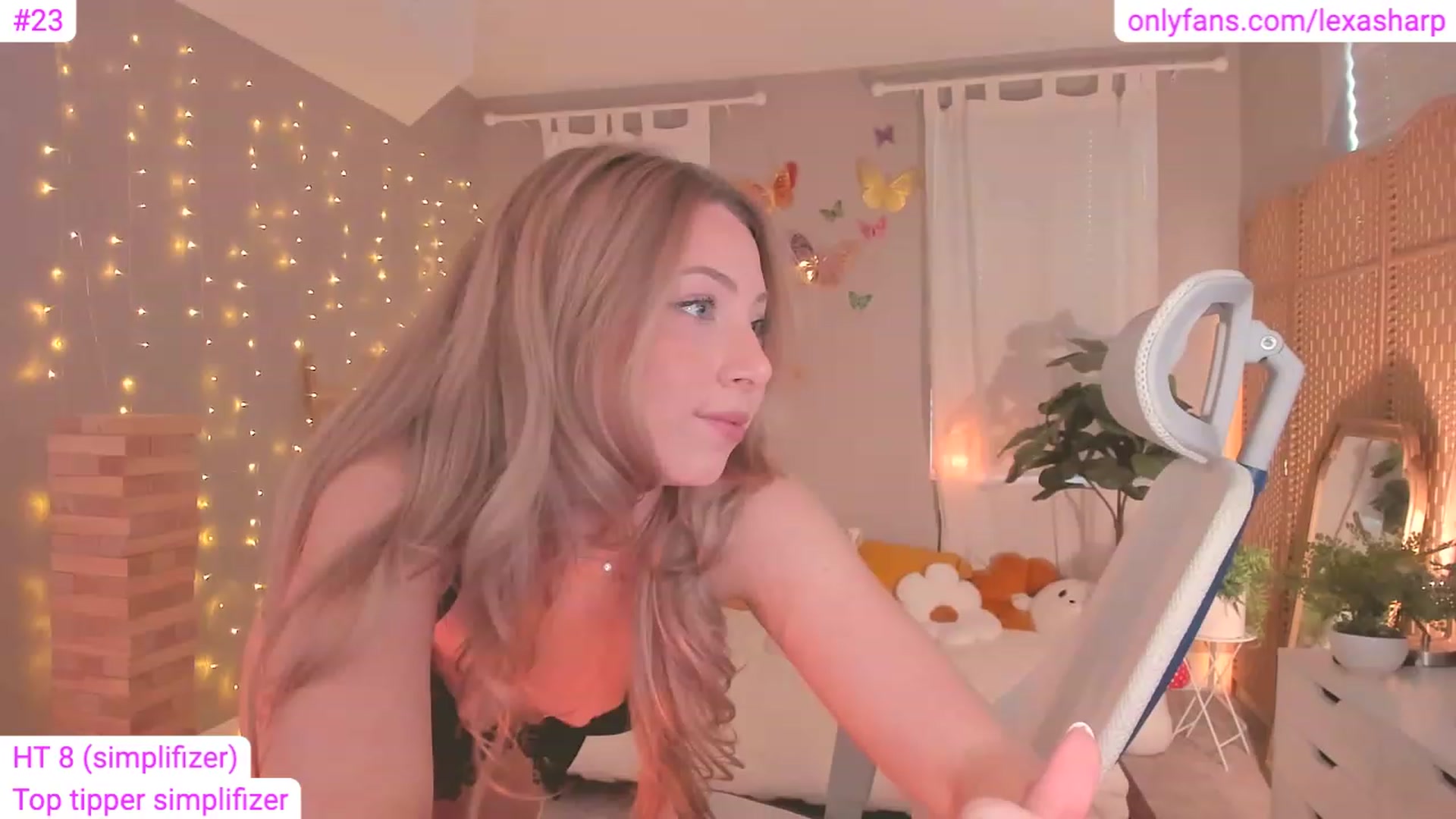 Gallery image thumbnail from alexasharp's myfreecams stream on, 08/03/2023, 24:00 image 9 of 20