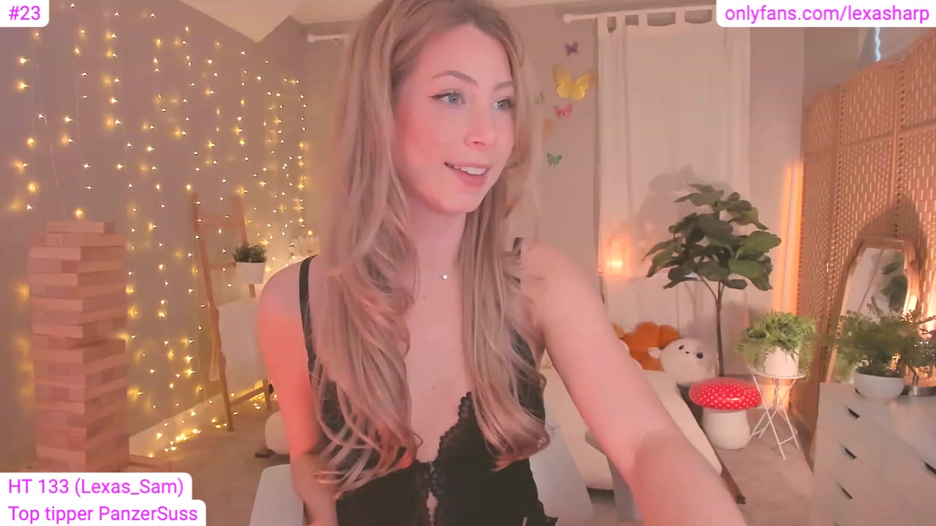 Gallery image thumbnail from alexasharp's myfreecams stream on, 08/03/2023, 24:53 image 7 of 20