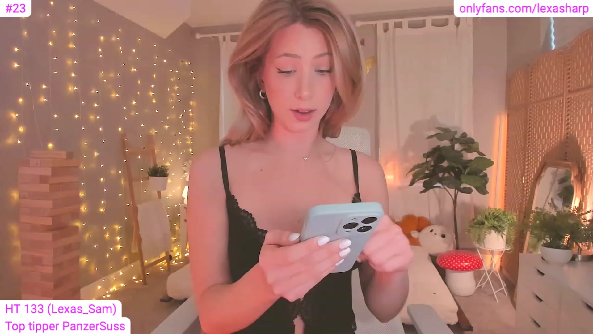 Gallery image thumbnail from alexasharp's myfreecams stream on, 08/03/2023, 24:53 image 3 of 20
