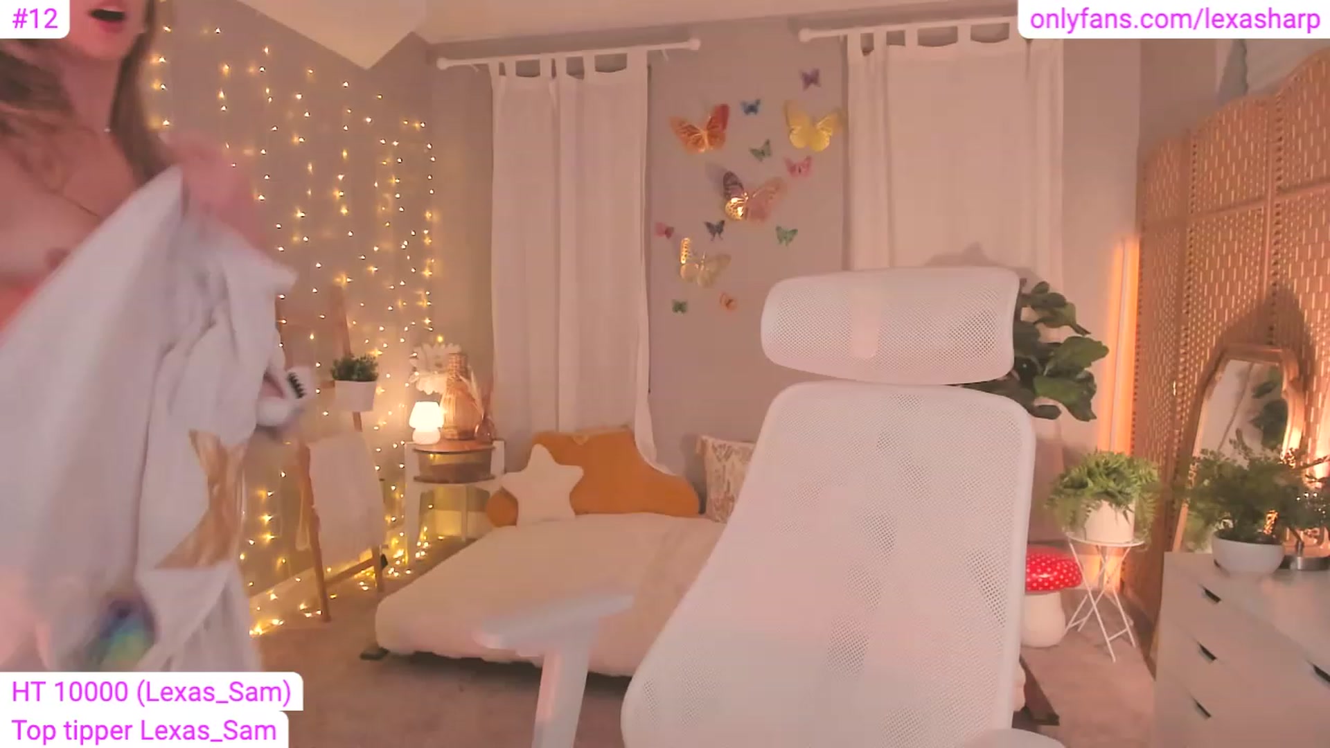 Gallery image thumbnail from alexasharp's myfreecams stream on, 08/03/2023, 01:38 image 12 of 20