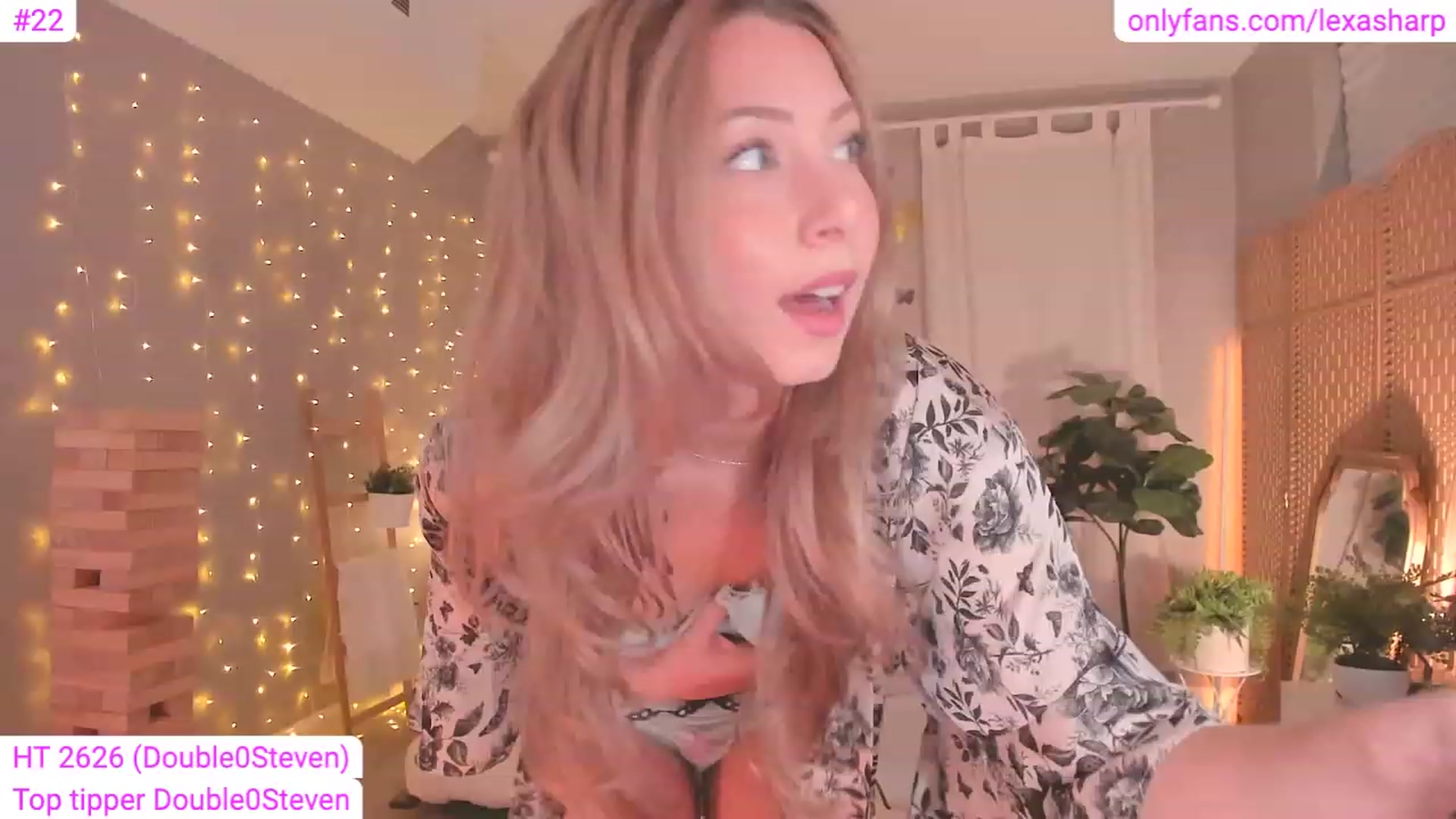 Gallery image thumbnail from alexasharp's myfreecams stream on, 08/04/2023, 03:15 image 6 of 20