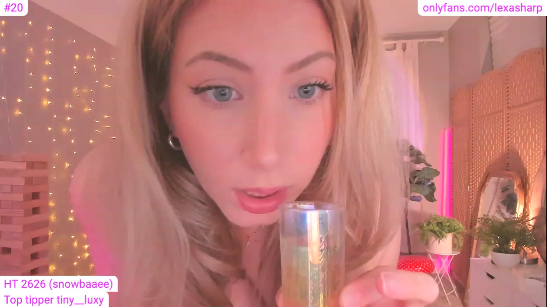 Gallery image thumbnail from alexasharp's myfreecams stream on, 08/09/2023, 04:17 image 4 of 20